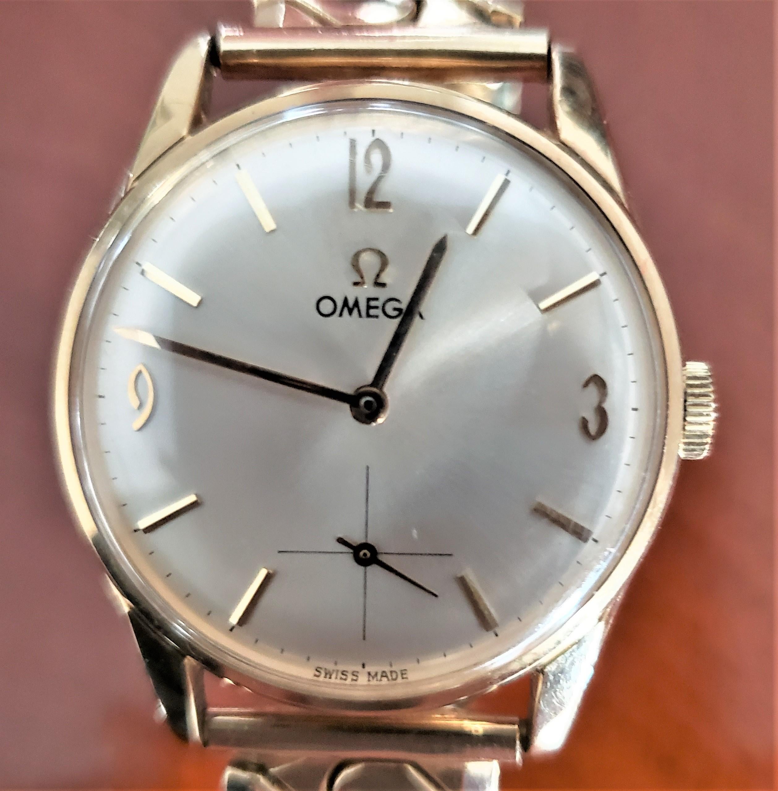 Machine-Made Mid-Century Era 9 Karat Yellow Gold Men's Omega Wristwatch with Boxes & Papers For Sale