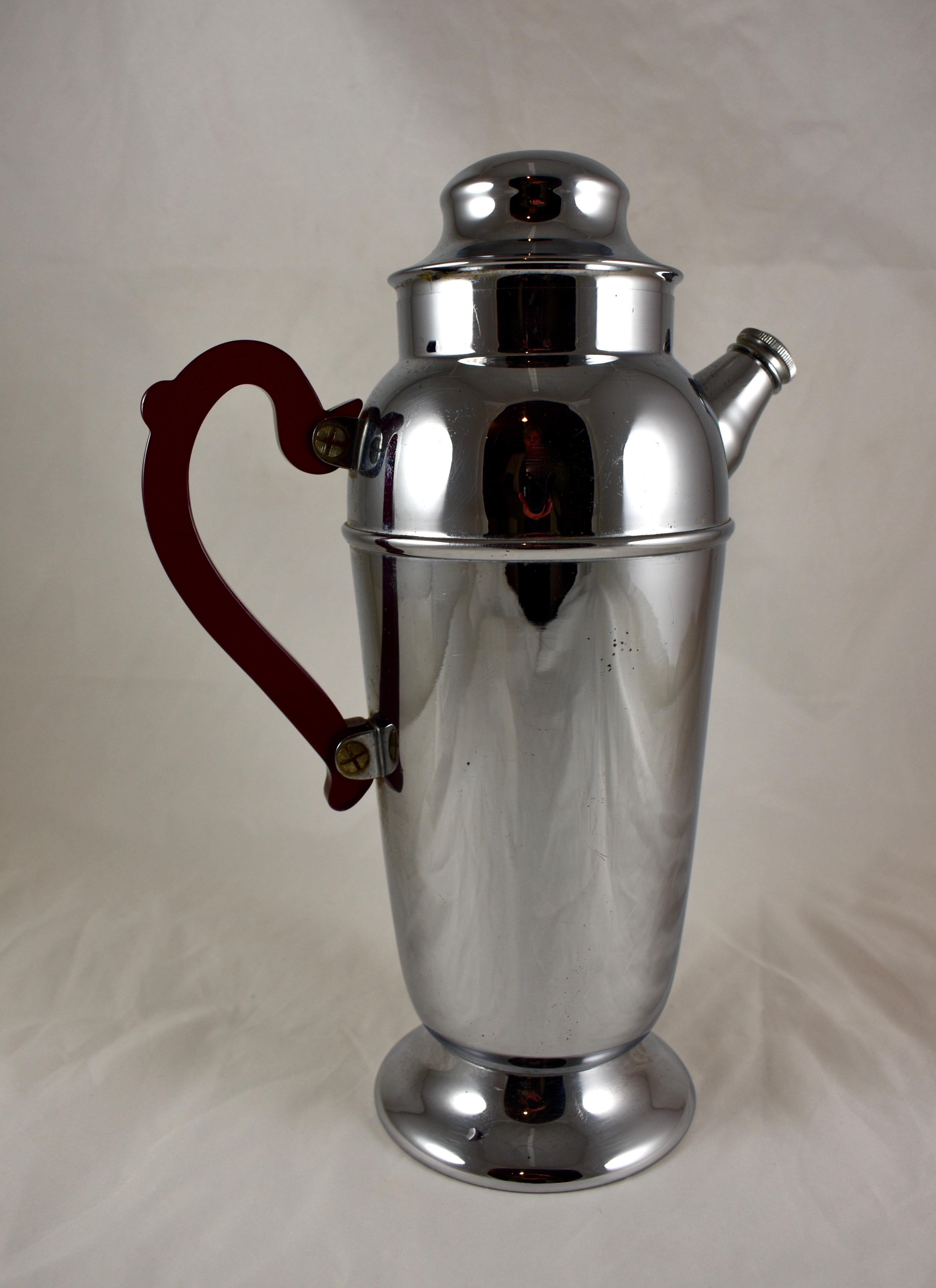 American 1930s Art Deco Style Chrome and Ruby Red Bakelite Cocktail Shaker For Sale