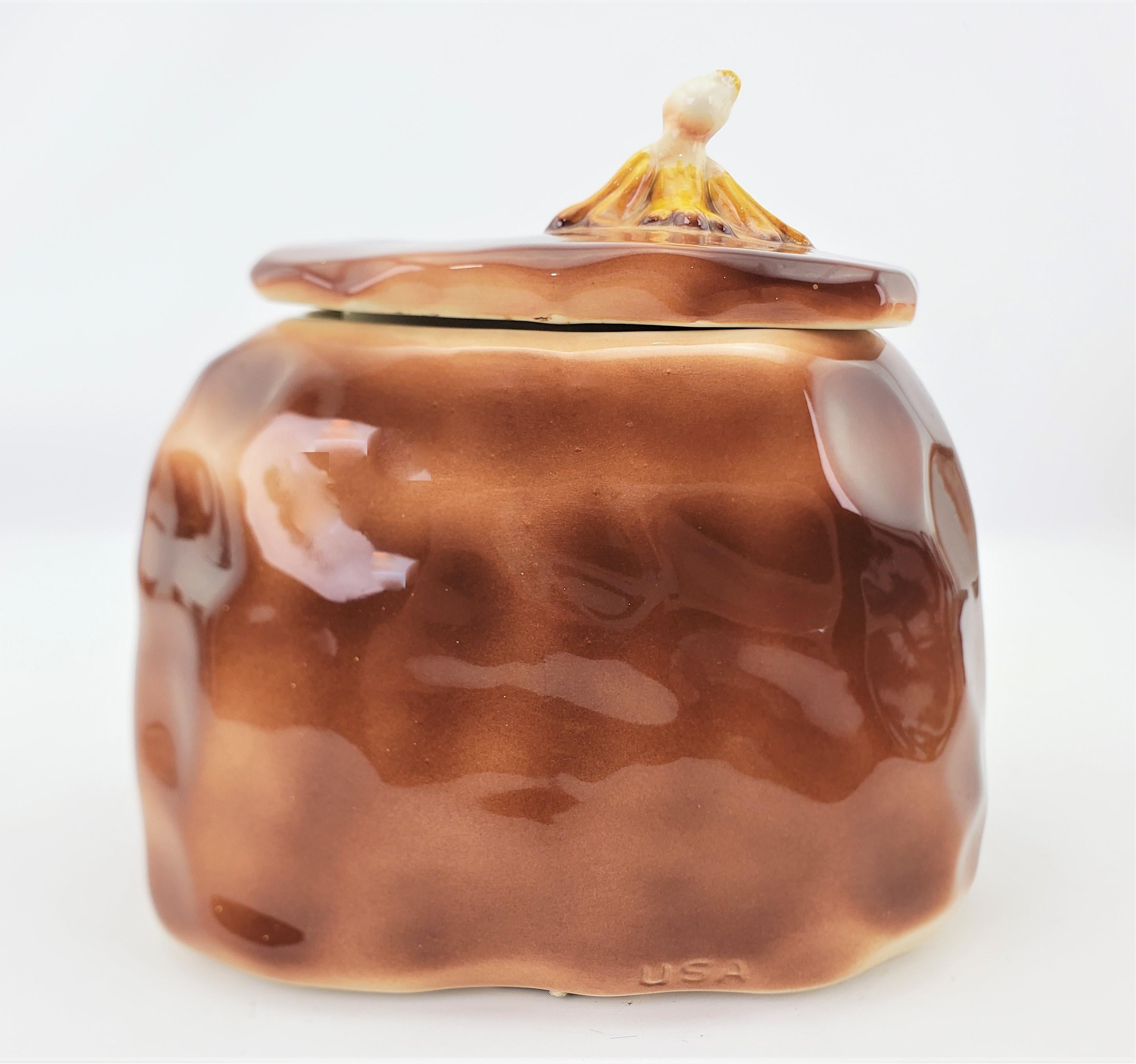 Mid-Century Era Barney & Betty Rubble of 'The Flintstones' Ceramic Cookie Jar In Good Condition For Sale In Hamilton, Ontario