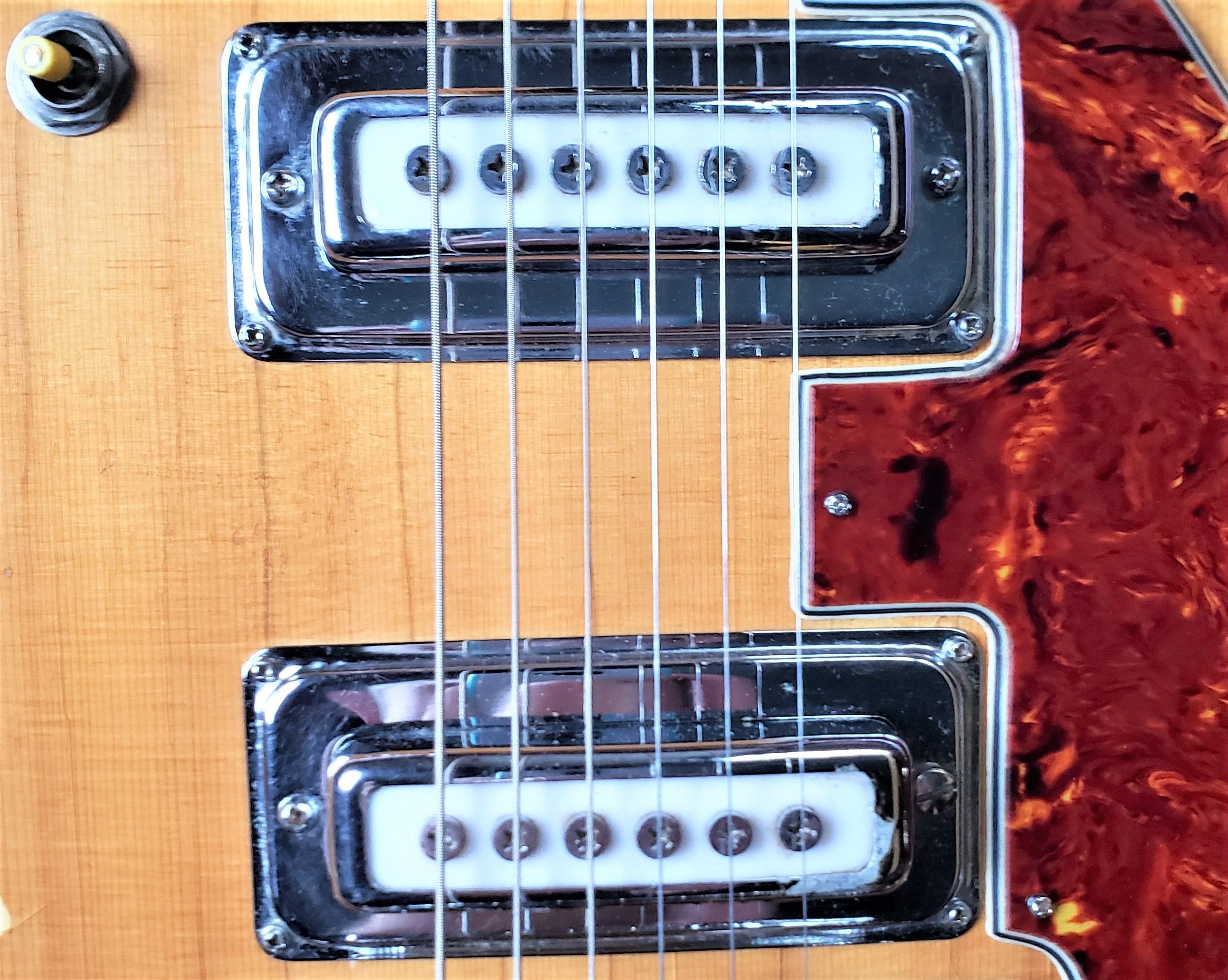 Maple Mid-Century Era Eko Vox Teardrop Mark 6 Hollow Body 6 String Electric Guitar For Sale