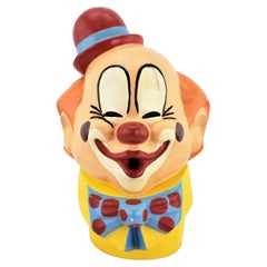 Testa di clown di Carnevale in fibra di vetro modellata dell'epoca di metà secolo o componente di un gioco Midway