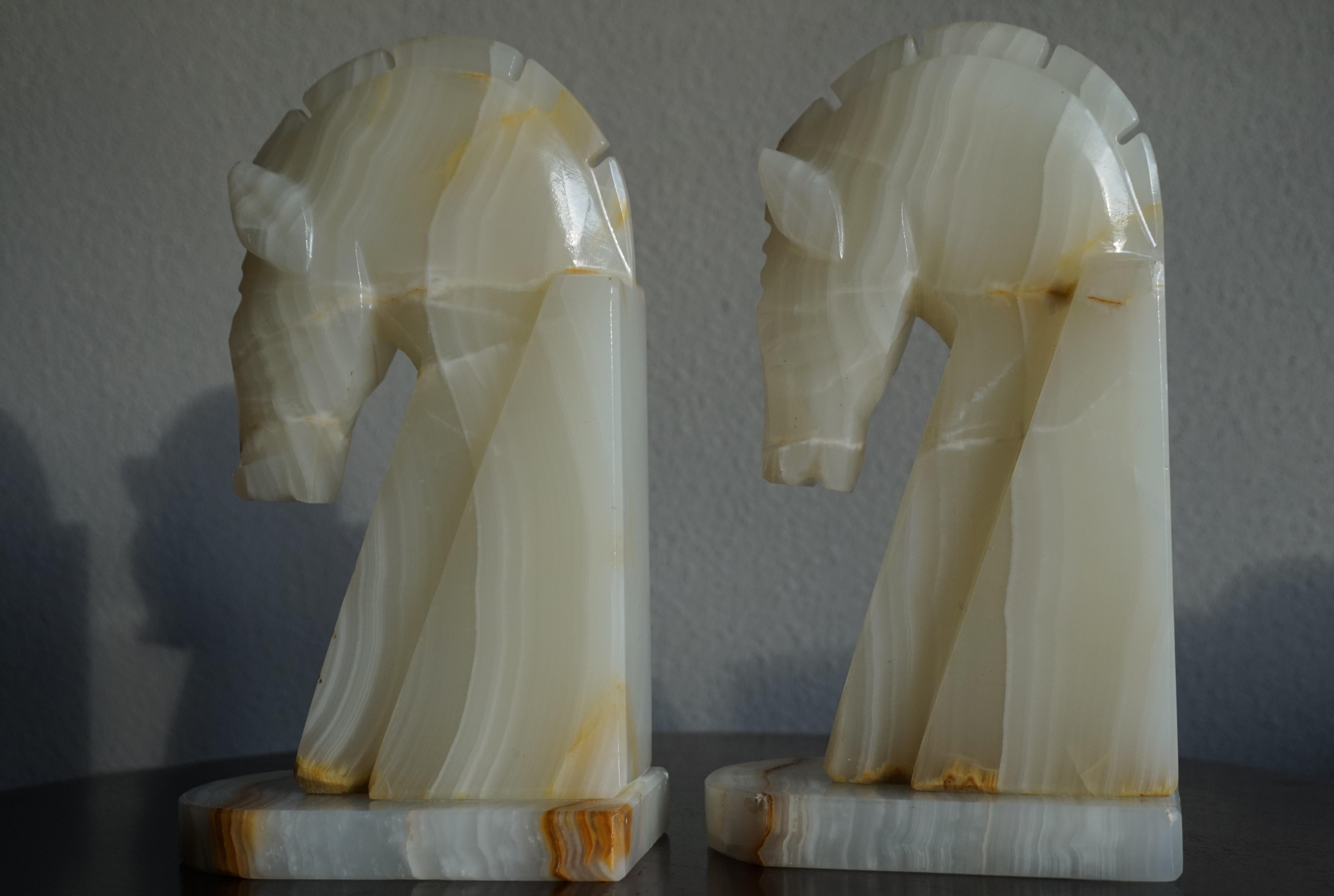 European Midcentury Era Pair of Handcrafted Art Deco Style Horse Sculpture Onyx Bookends