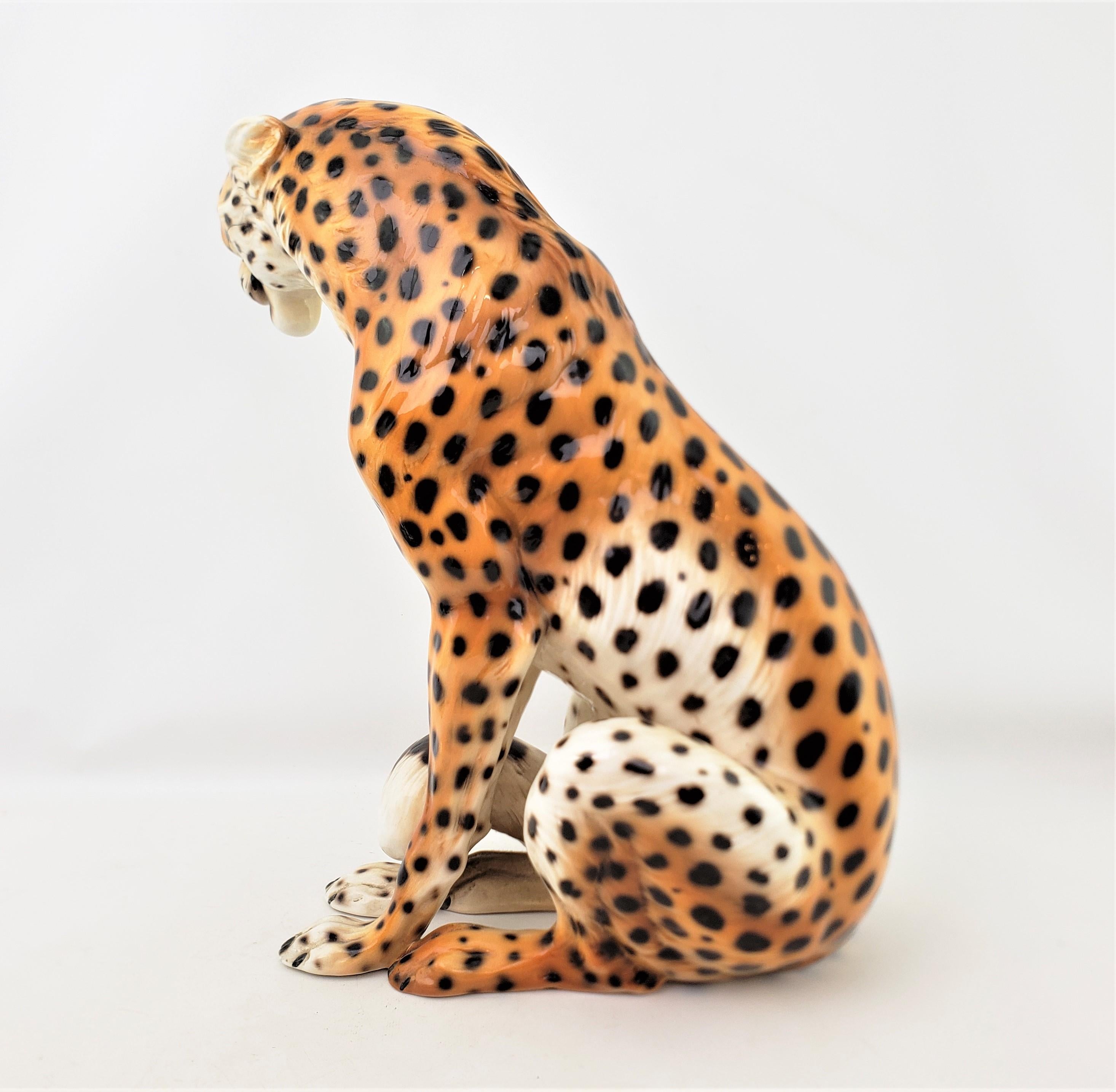 Italienische handbemalte Geparden-Skulptur aus Keramik aus der Mitte des Jahrhunderts von Ronzan im Zustand „Gut“ im Angebot in Hamilton, Ontario