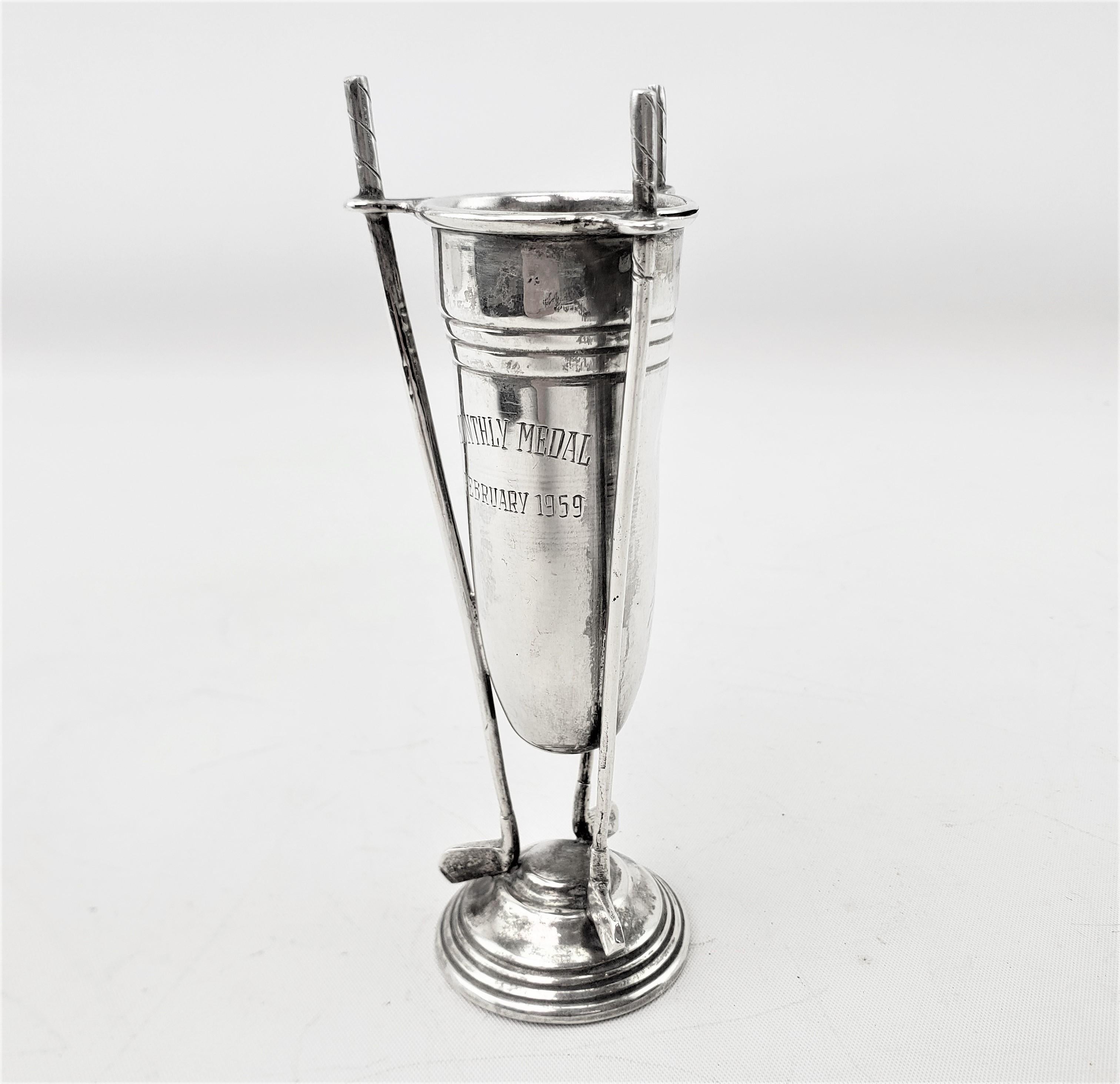 Midcentury Era Sterling Silber Miniature Golf Trophäe mit figuralen Club Griffe (Moderne der Mitte des Jahrhunderts) im Angebot