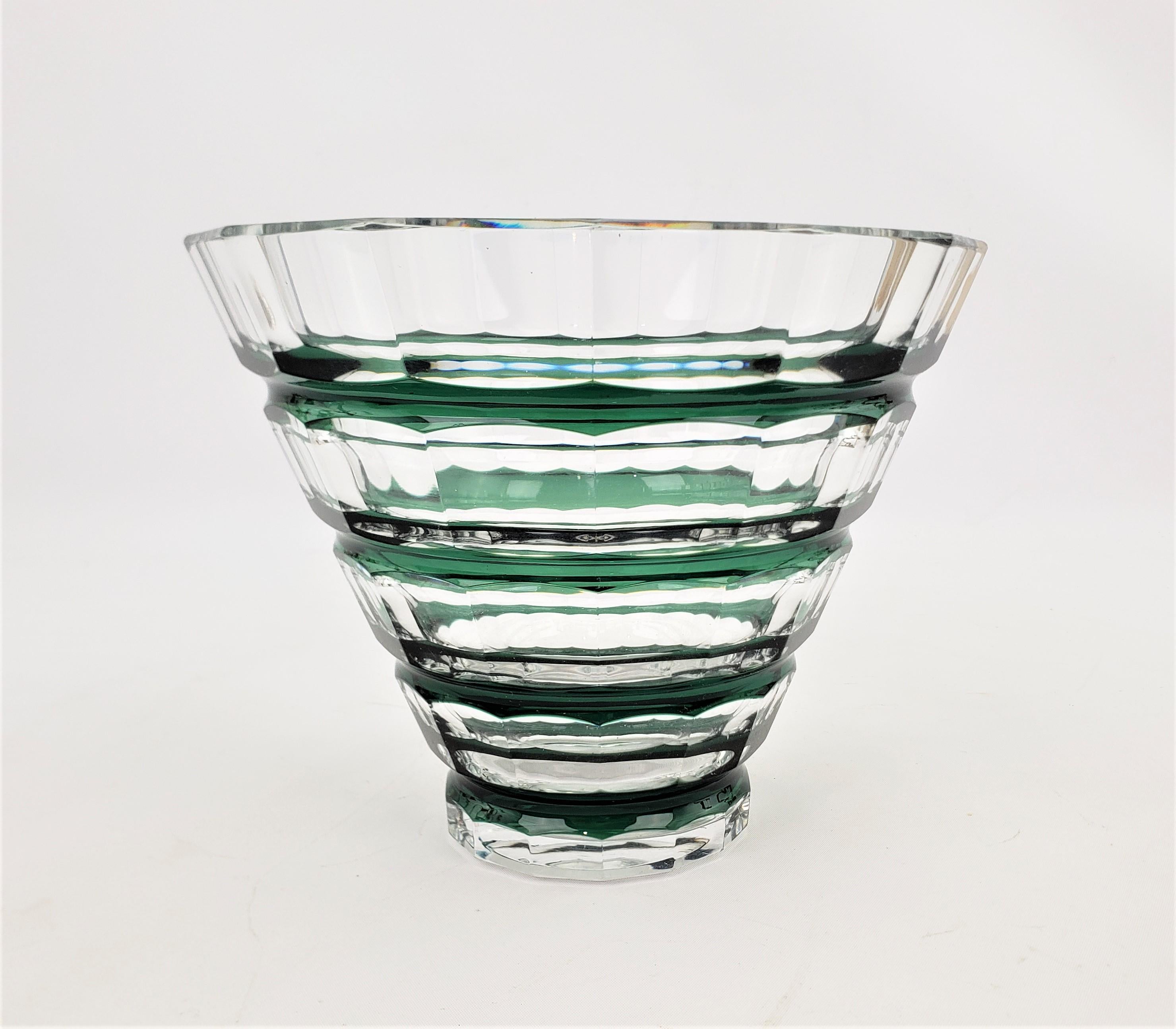 Vase oder Schale aus klarem und grünem Kristall mit Bandschliff von Val St. Lambert aus der Mitte des Jahrhunderts (Belgisch) im Angebot