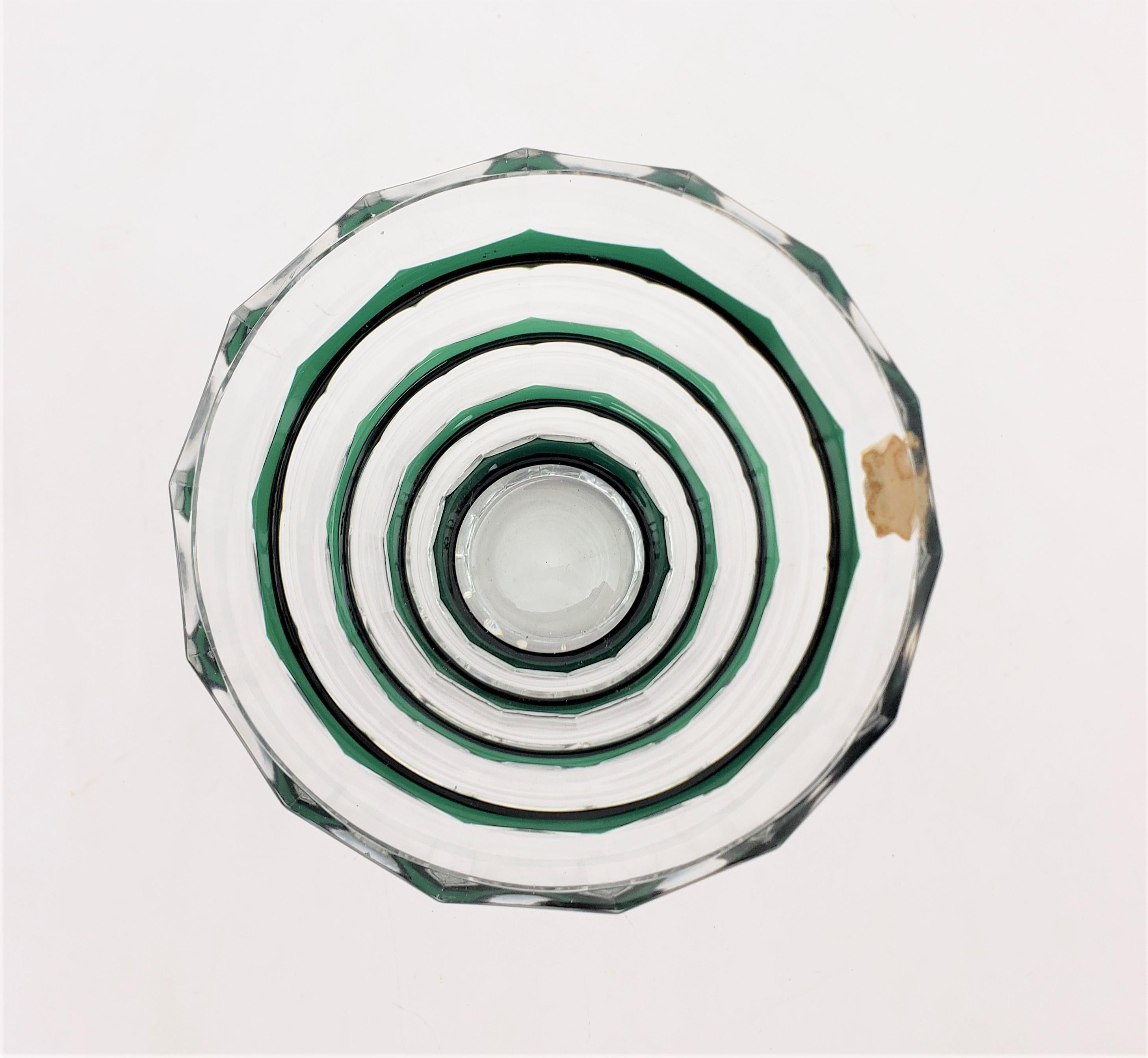 Vase oder Schale aus klarem und grünem Kristall mit Bandschliff von Val St. Lambert aus der Mitte des Jahrhunderts (Handgefertigt) im Angebot