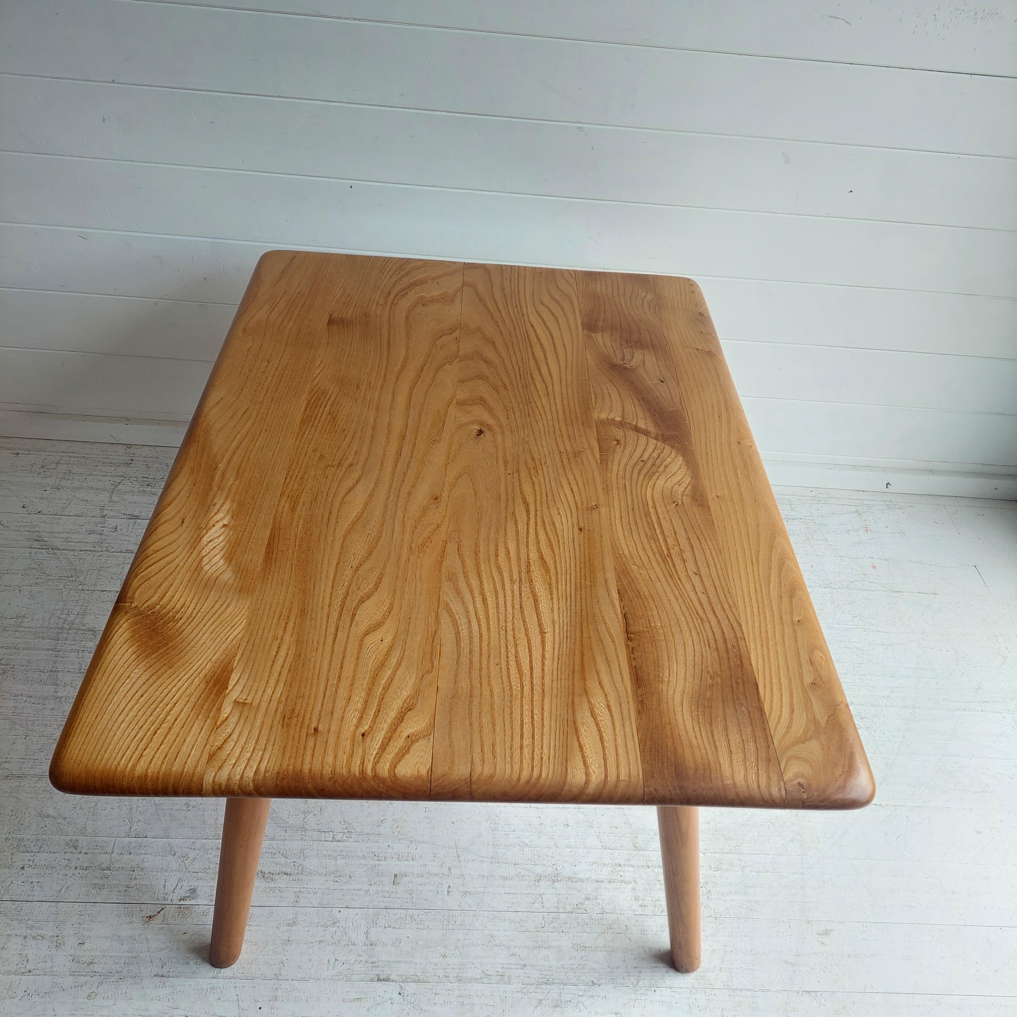 Mid Century Ercol Blonde coffee table with magazine rack, 1950s 1960s For Sale 3