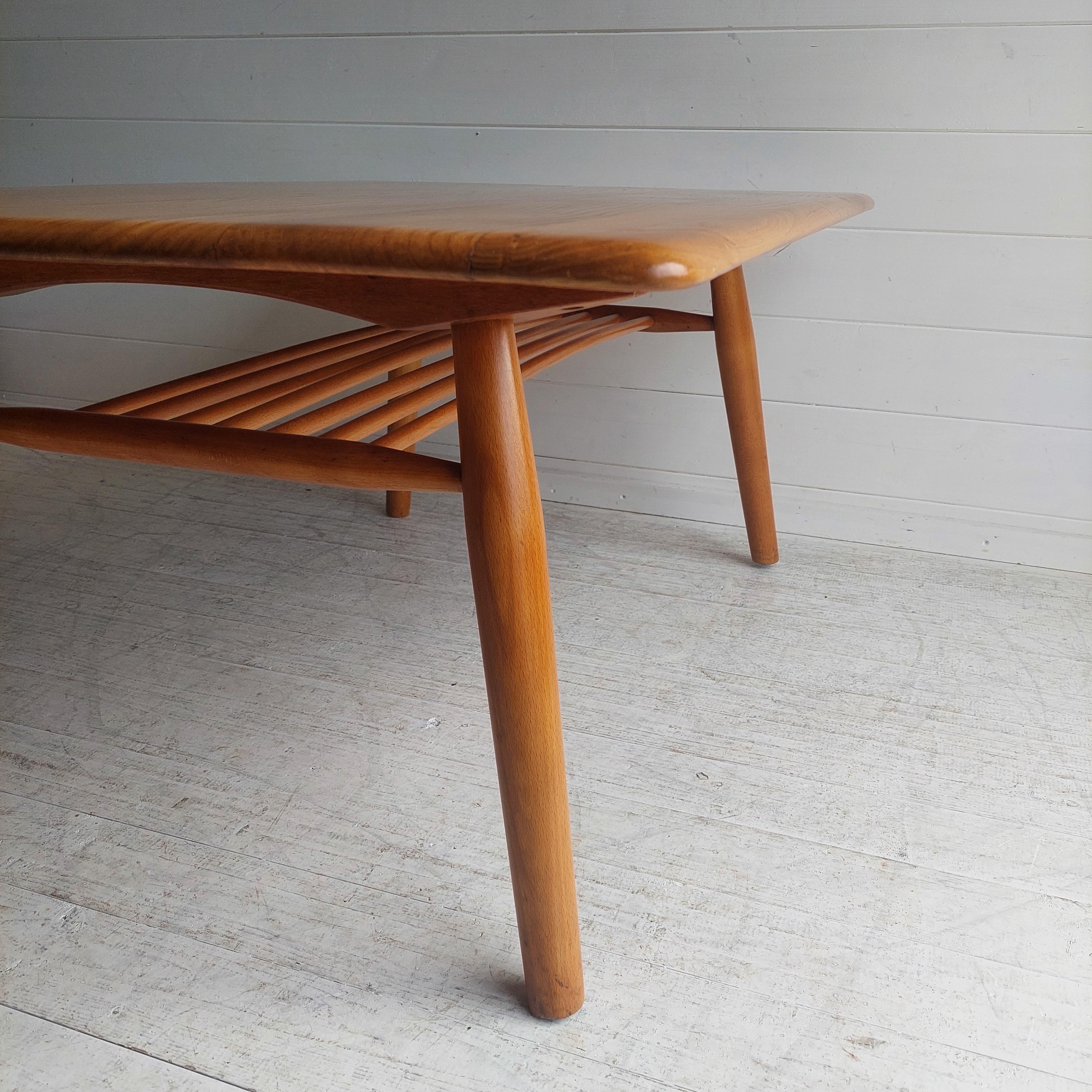 Mid Century Ercol Blonde coffee table with magazine rack, 1950s 1960s For Sale 5
