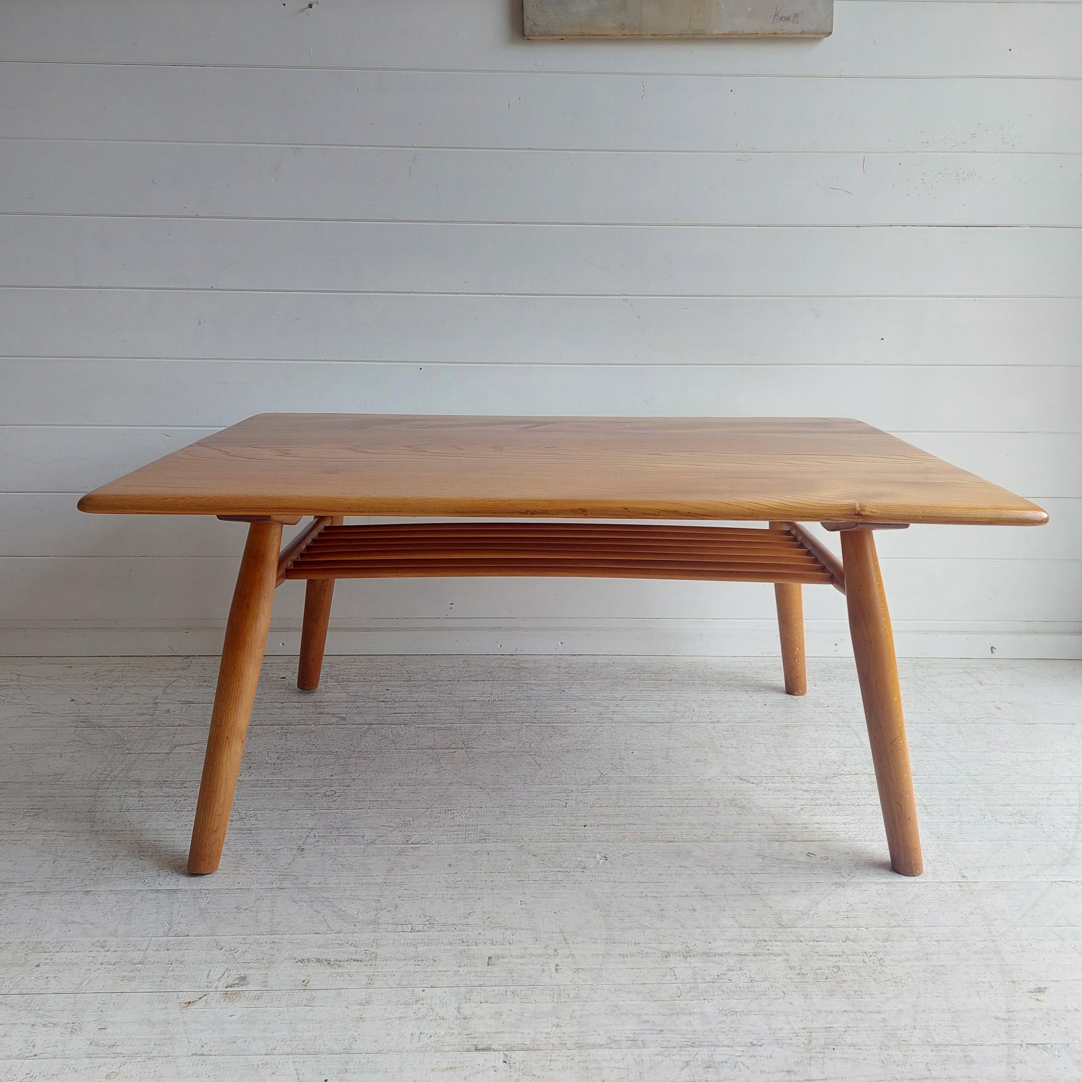 Mid Century Ercol Blonde coffee table with magazine rack, 1950s 1960s For Sale 2