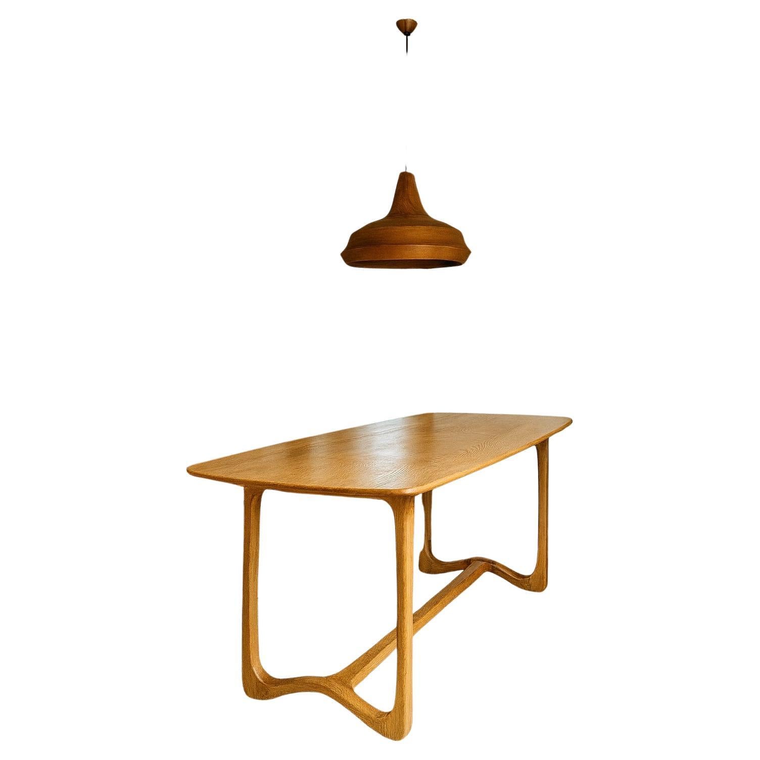 Seltener Mid-Century Ercol Modell 513 Refektorium Esstisch in Ulme & Buche - 1960er Jahre

Dieser seltene und skulpturale Esstisch des Modells Ercol 513 ist ein wunderbares Beispiel für die Handwerkskunst der Jahrhundertmitte und stammt von einem