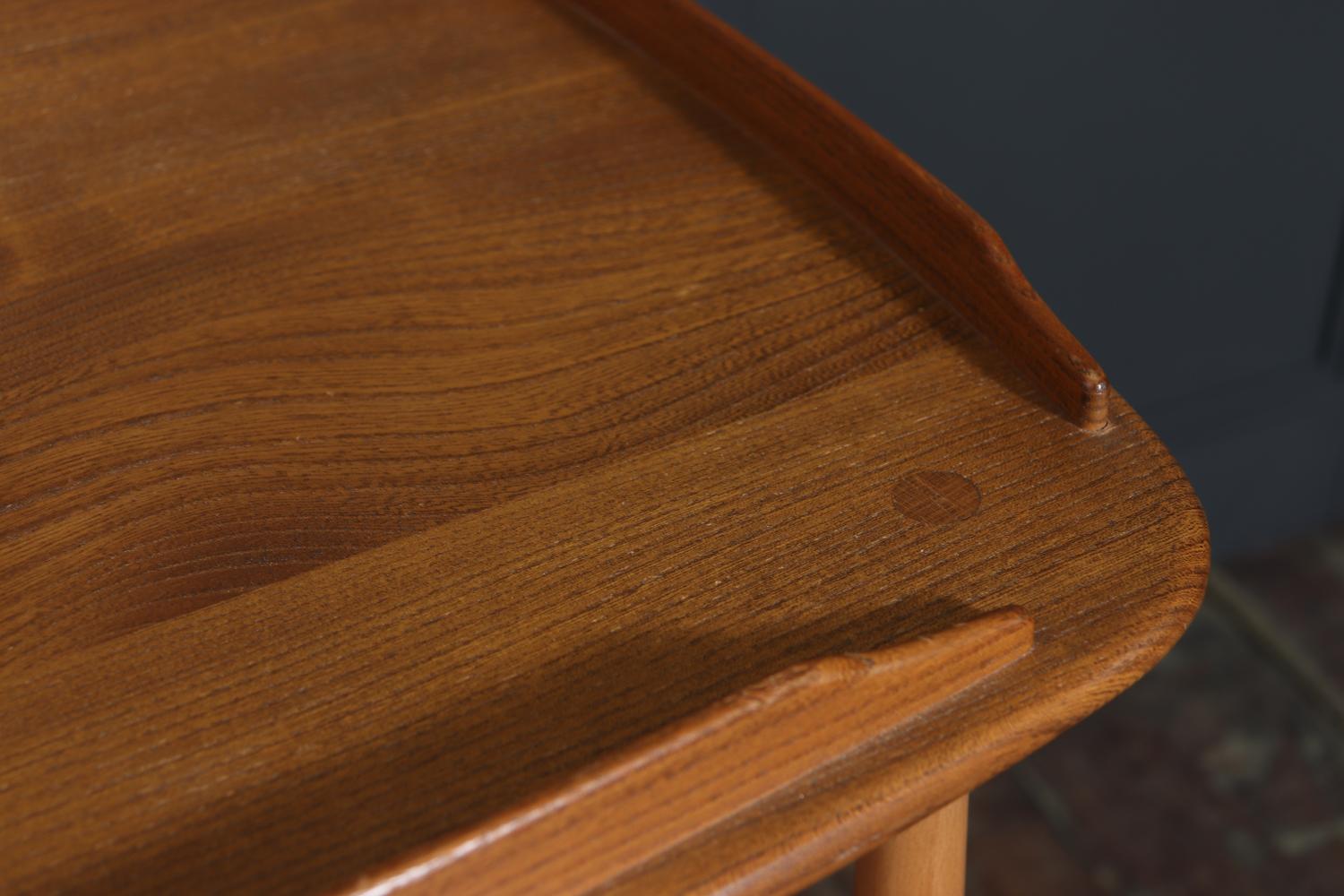 Orme Chariot Ercol du milieu du siècle en orme clair en vente