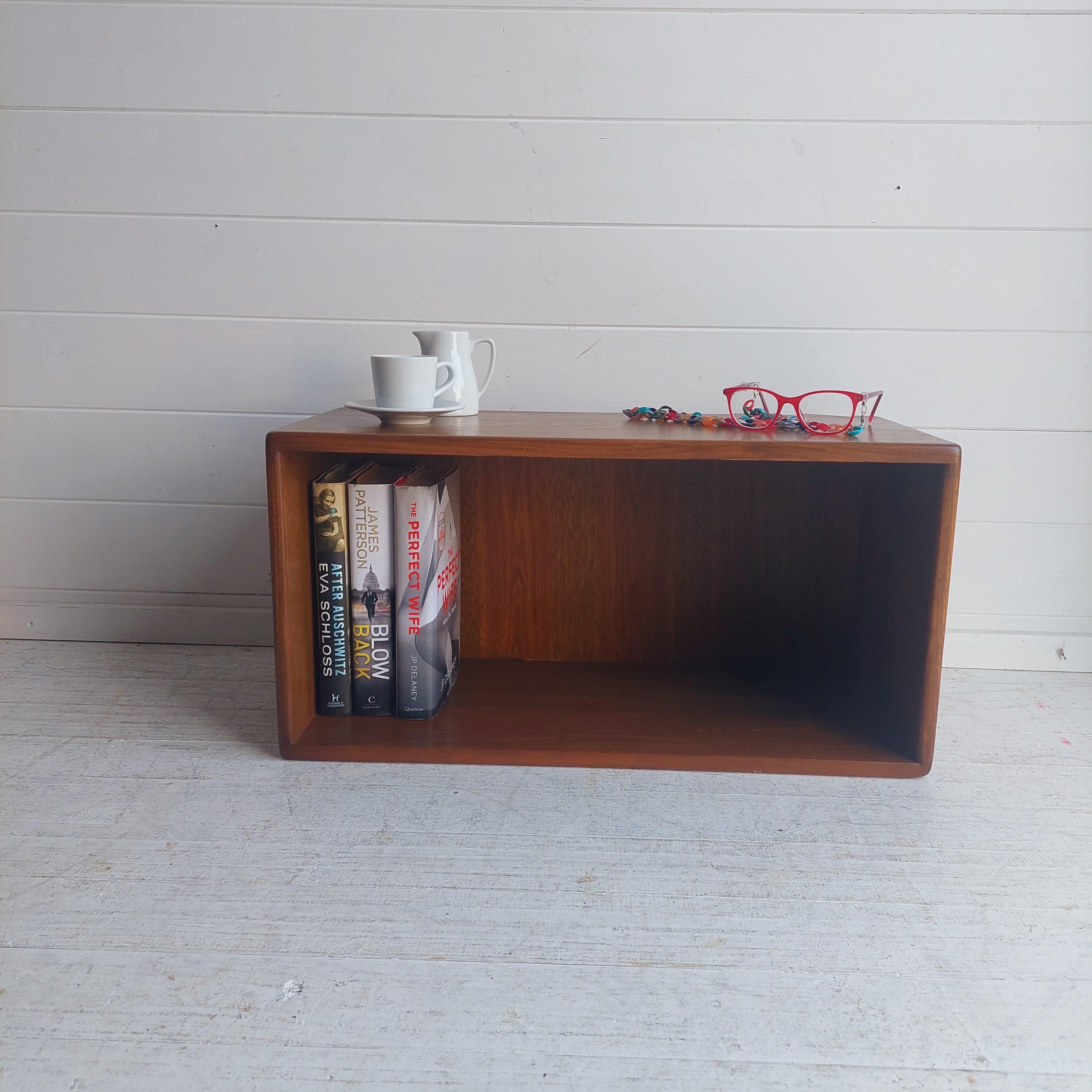 Mid-Century Modern Mid Century Ercol Windsor Display storage box, shelf unit, side table, 70/80s