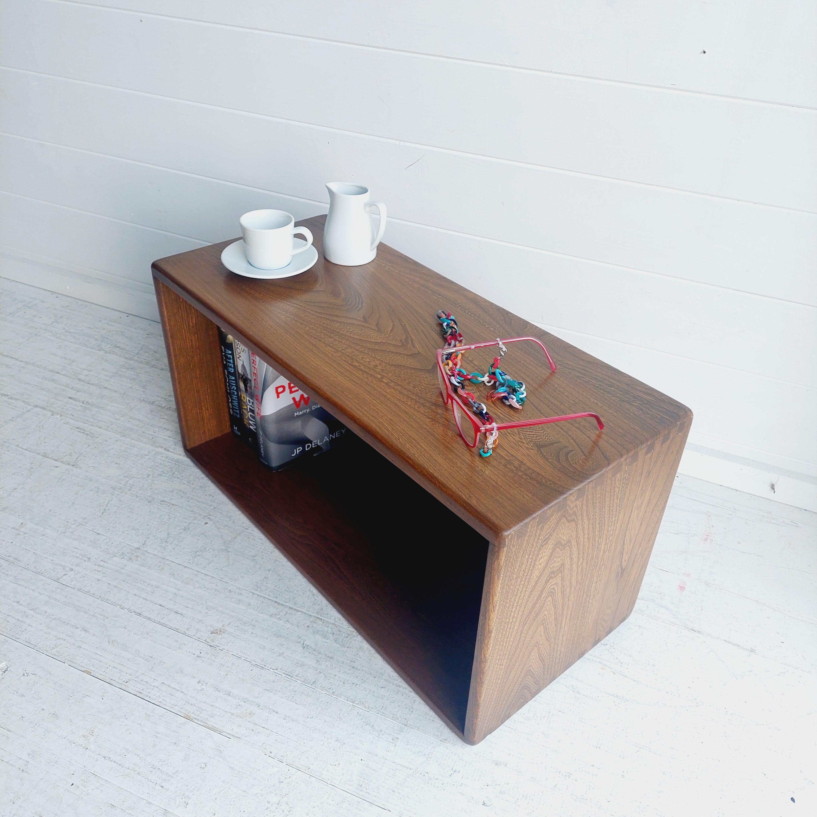 Mid Century Ercol Windsor Display storage box, shelf unit, side table, 70/80s In Good Condition In Leamington Spa, GB