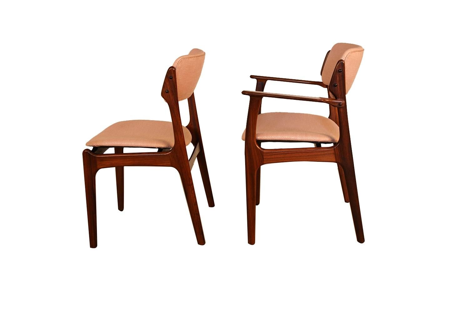 Midcentury Erik Buch for Oddense Maskinsnedkeri A/S Rosewood Dining Chairs In Good Condition In Baltimore, MD