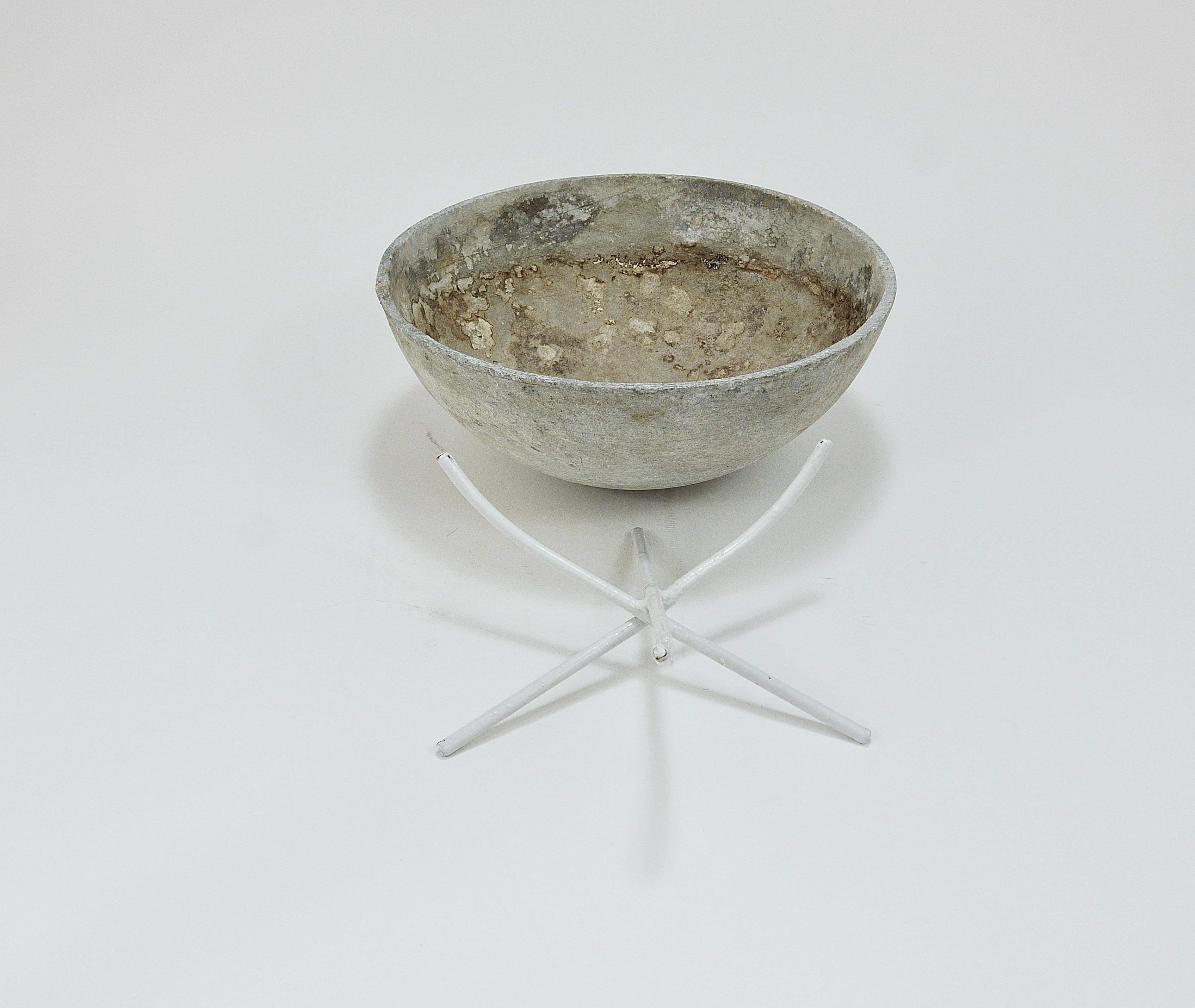 Mid-Century Eternit Concrete Bowl Planter, Tripod Base, Switzerland, 1950s 8