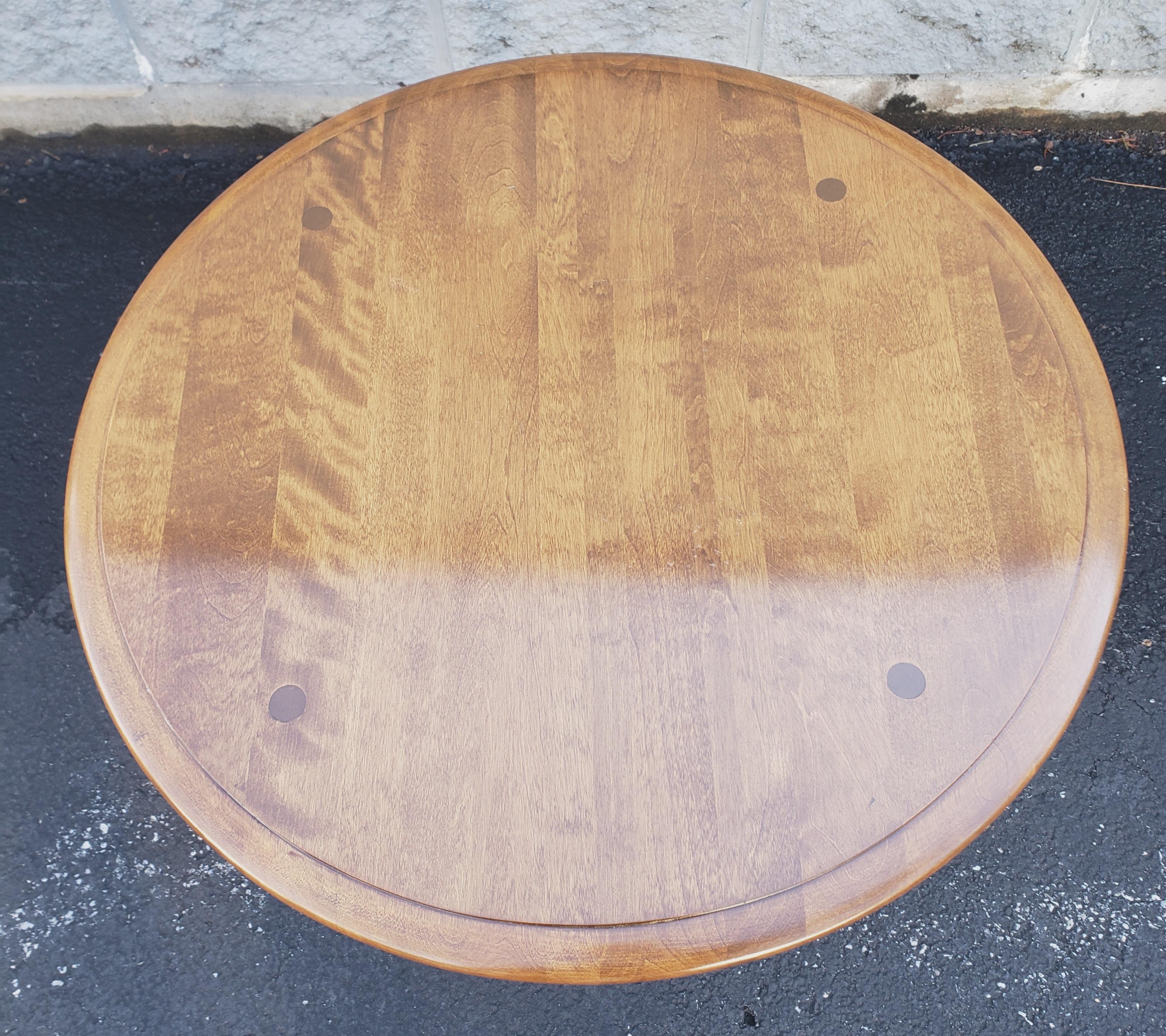 Mid-Century Ethan Allen Heirloom Maple Queen Anne Side Table In Good Condition In Germantown, MD