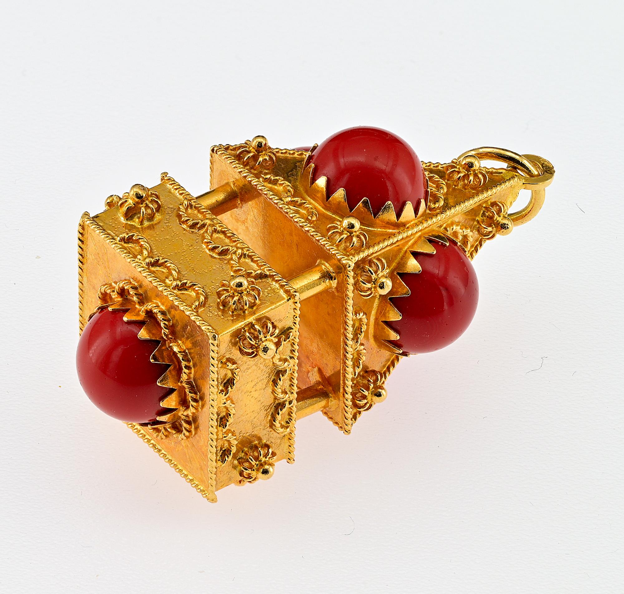 Mid Century Etruscan Revival Italian Red Glass Fob 18KT In Excellent Condition For Sale In Napoli, IT