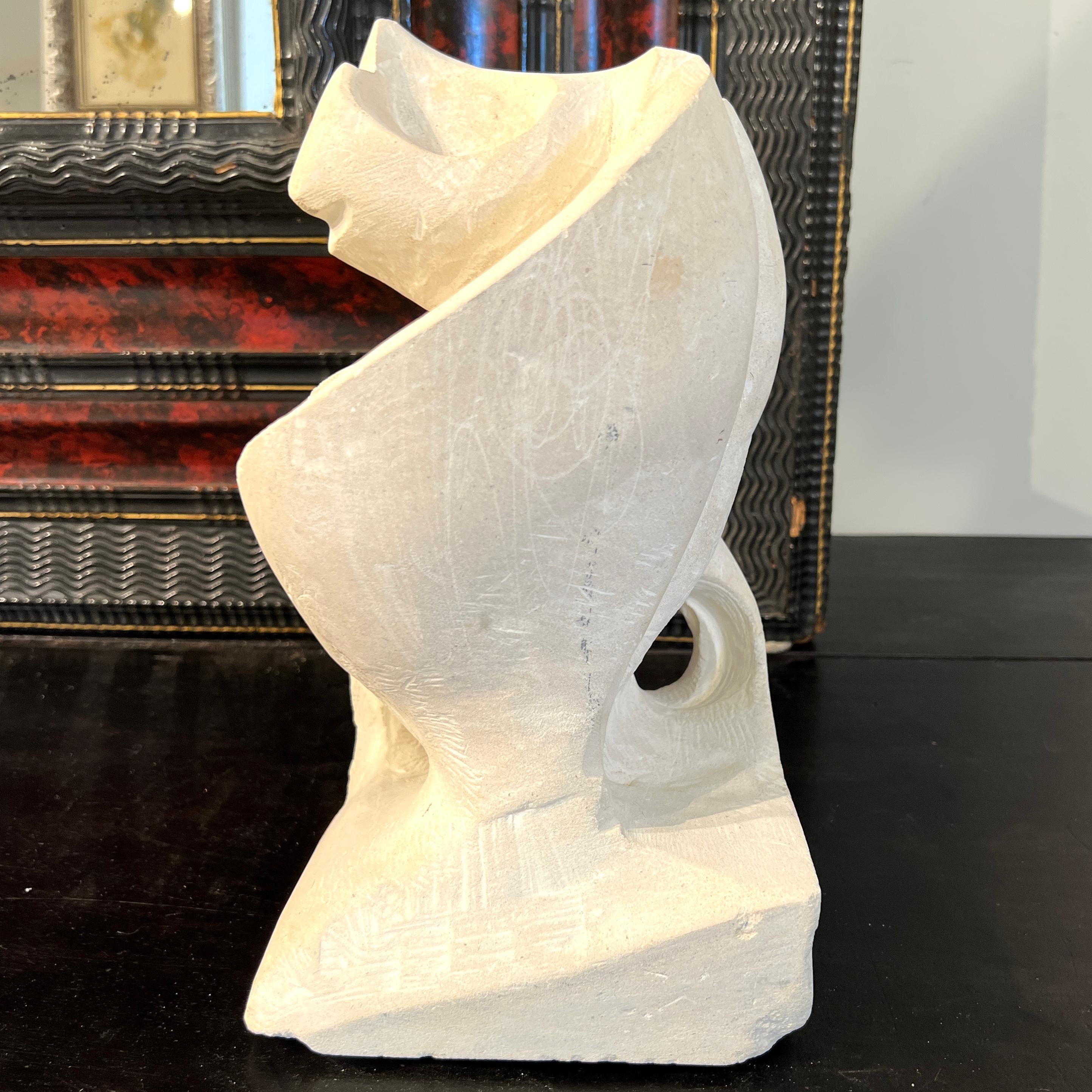 Francese Scultura in pietra contemporanea europea di metà secolo in vendita