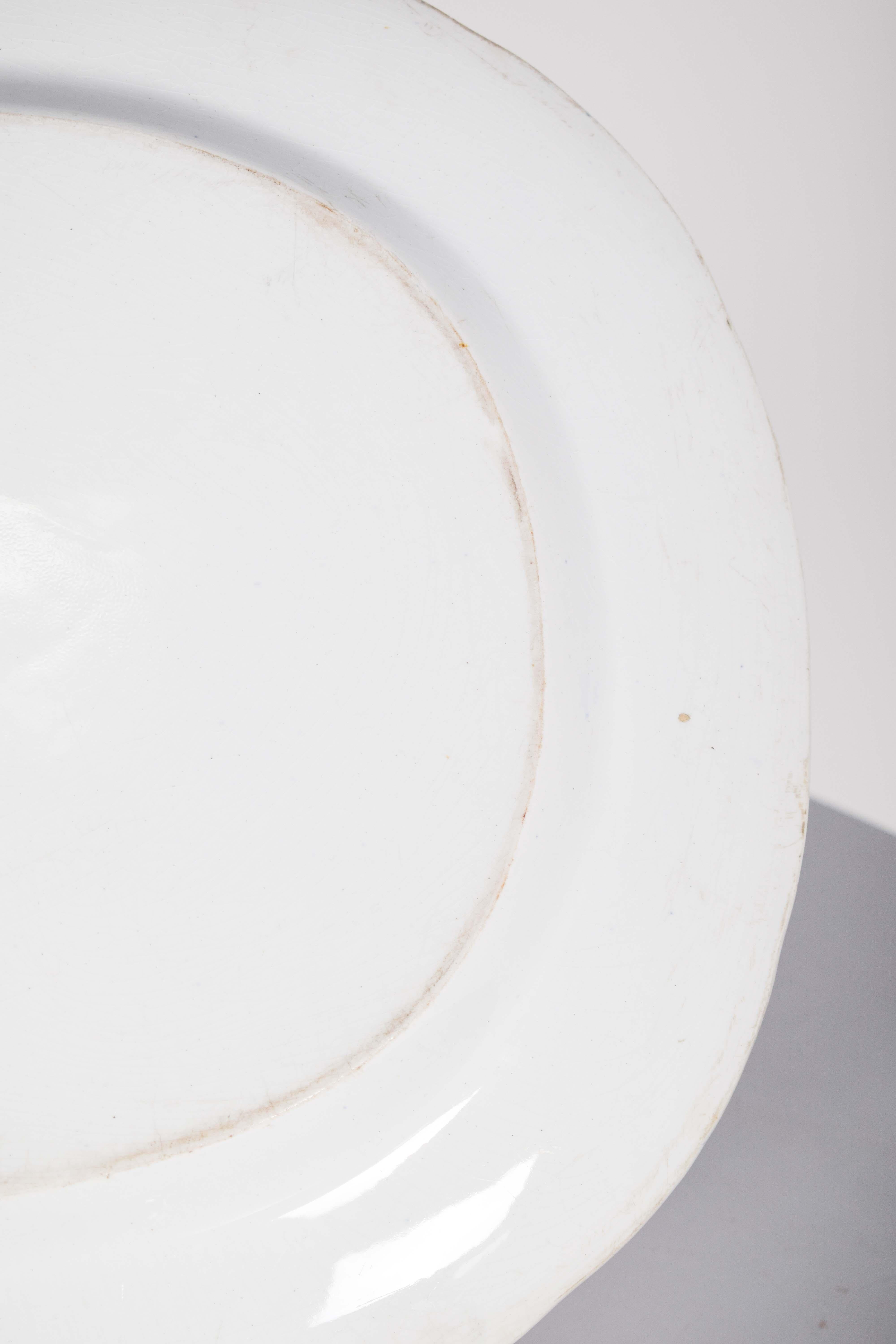20th Century Mid-Century European Porcelain Dish in Oval Shape For Sale