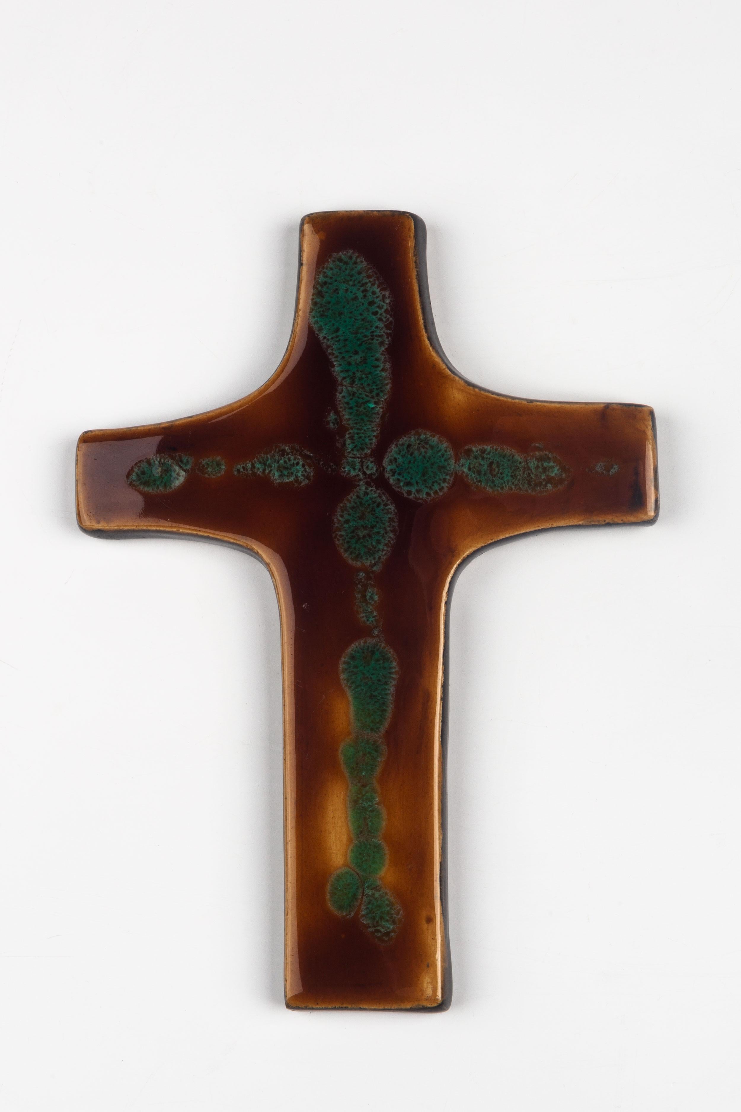 Mid-Century European Wall Cross, Brown, Green, Glazed Ceramic, Handmade, 1970 For Sale 4