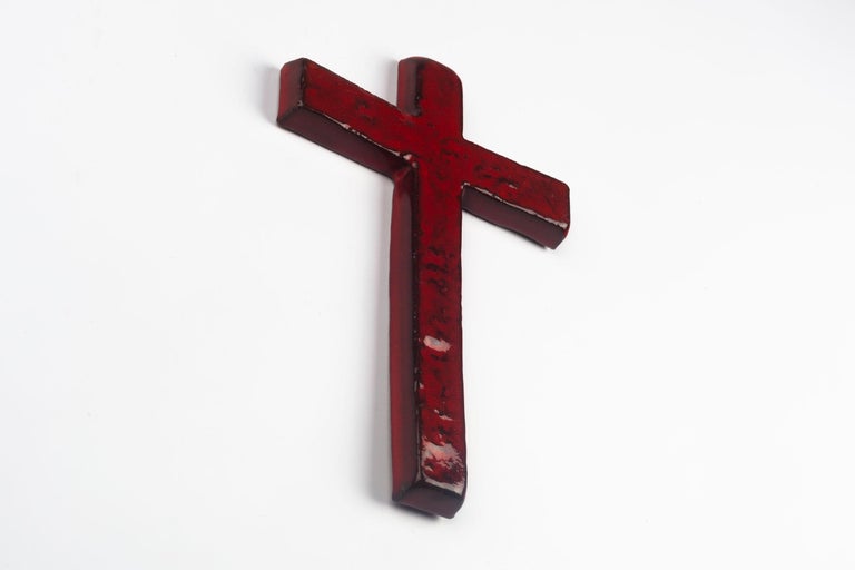 Midcentury European Wall Cross, Red, Black Texture, Hand Painted Ceramic, 1970s In Good Condition For Sale In Chicago, IL