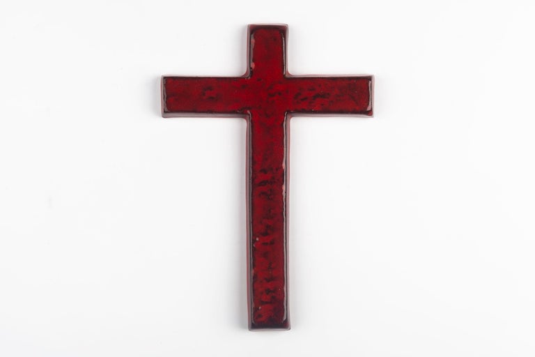 Midcentury European Wall Cross, Red, Black Texture, Hand Painted Ceramic, 1970s For Sale 2