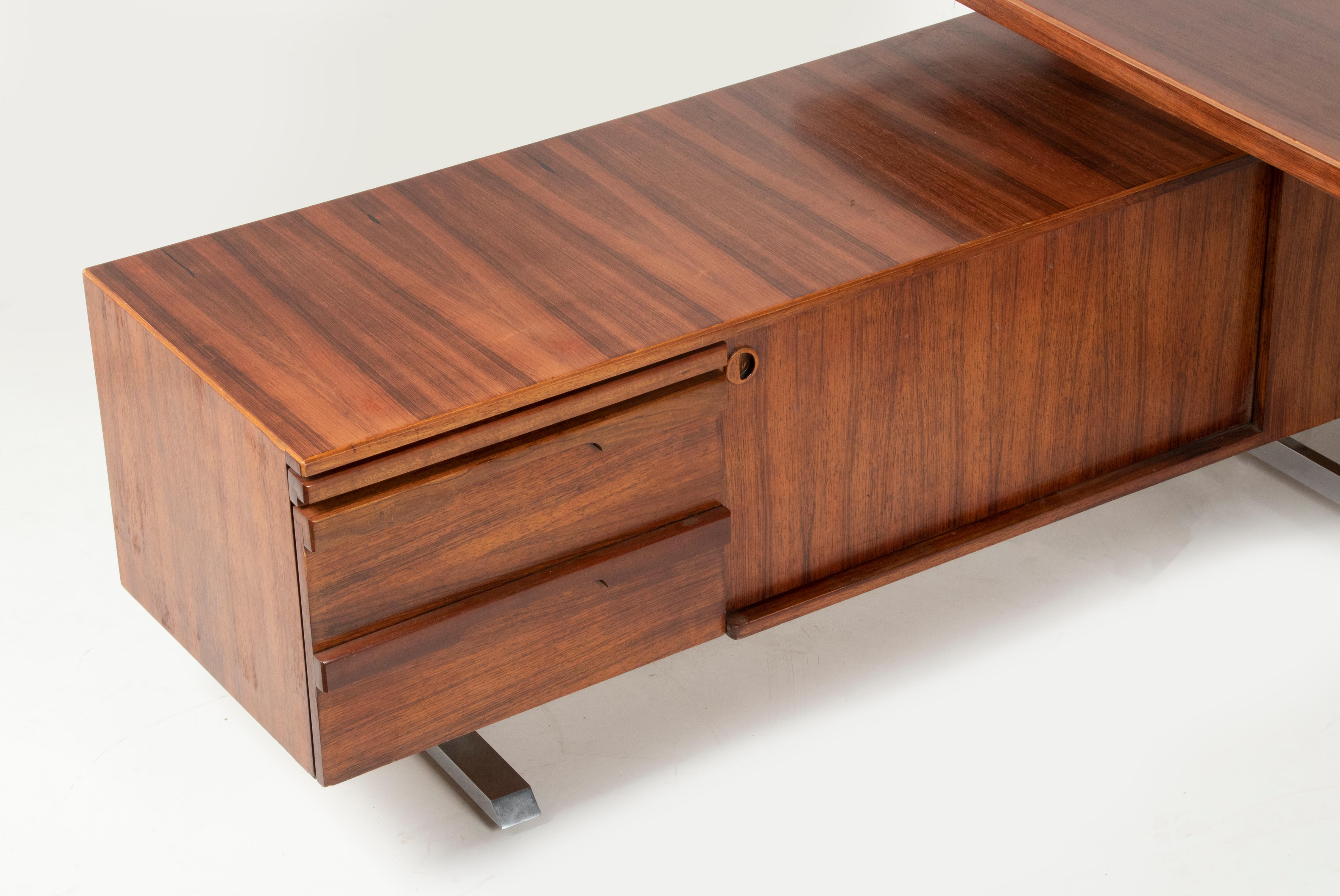 Mid-Century Modern Bureau à angle droit du milieu du siècle Gianni Moscatelli pour Formanova