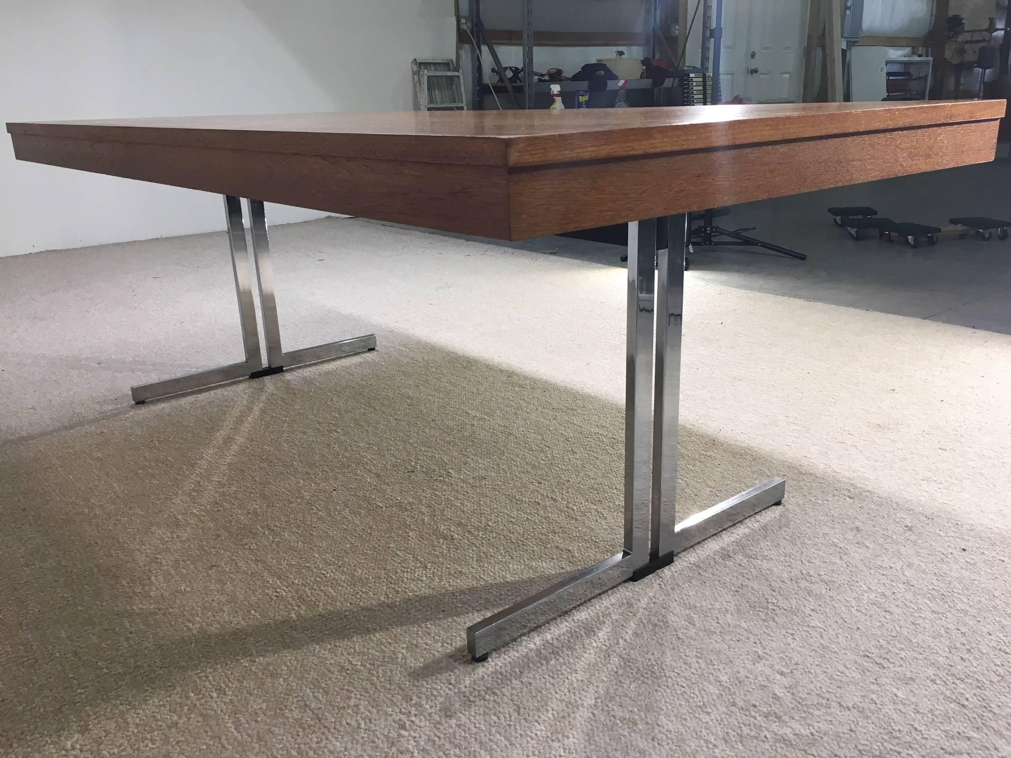 Midcentury Executive Desk Attributed to Walter Knoll Germany, circa 1960 In Excellent Condition In Southampton, NJ