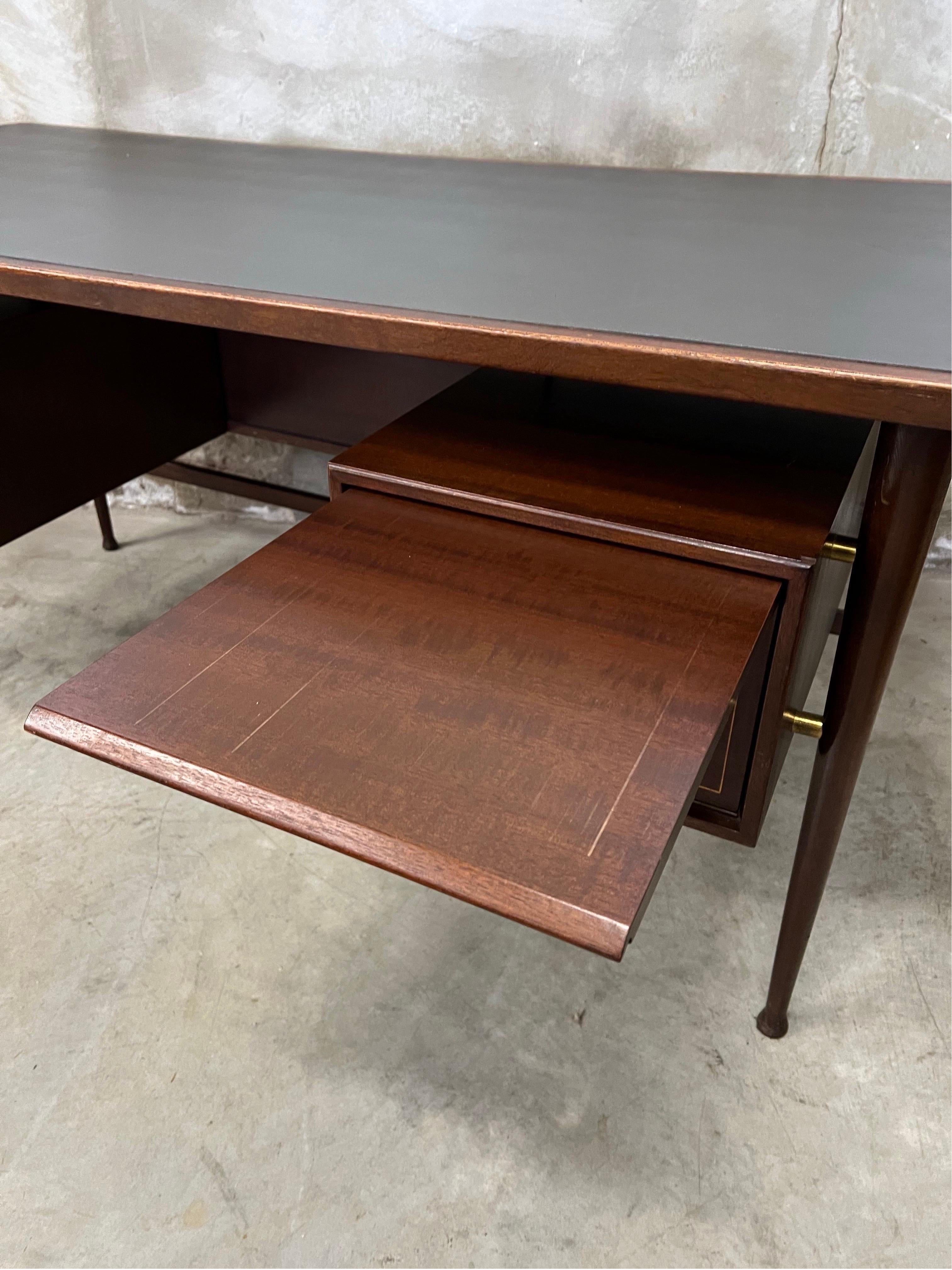 Mid-Century Executive Desk, Danish Design with Leather Top Inlay, Greeve In Good Condition In Hoogeveen, NL