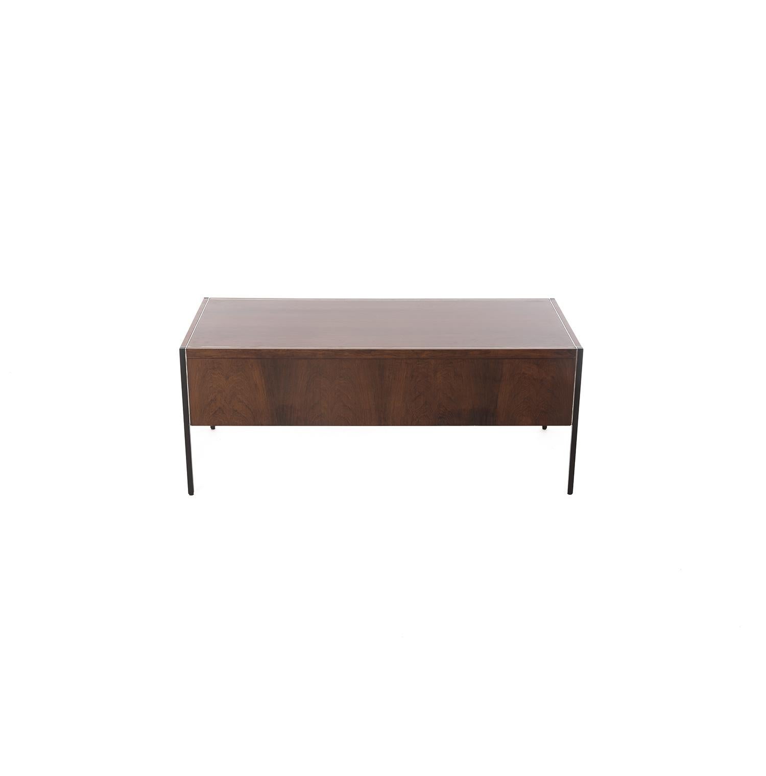 Midcentury Executive Desk in Rosewood by Richard Schultz for Knoll 8