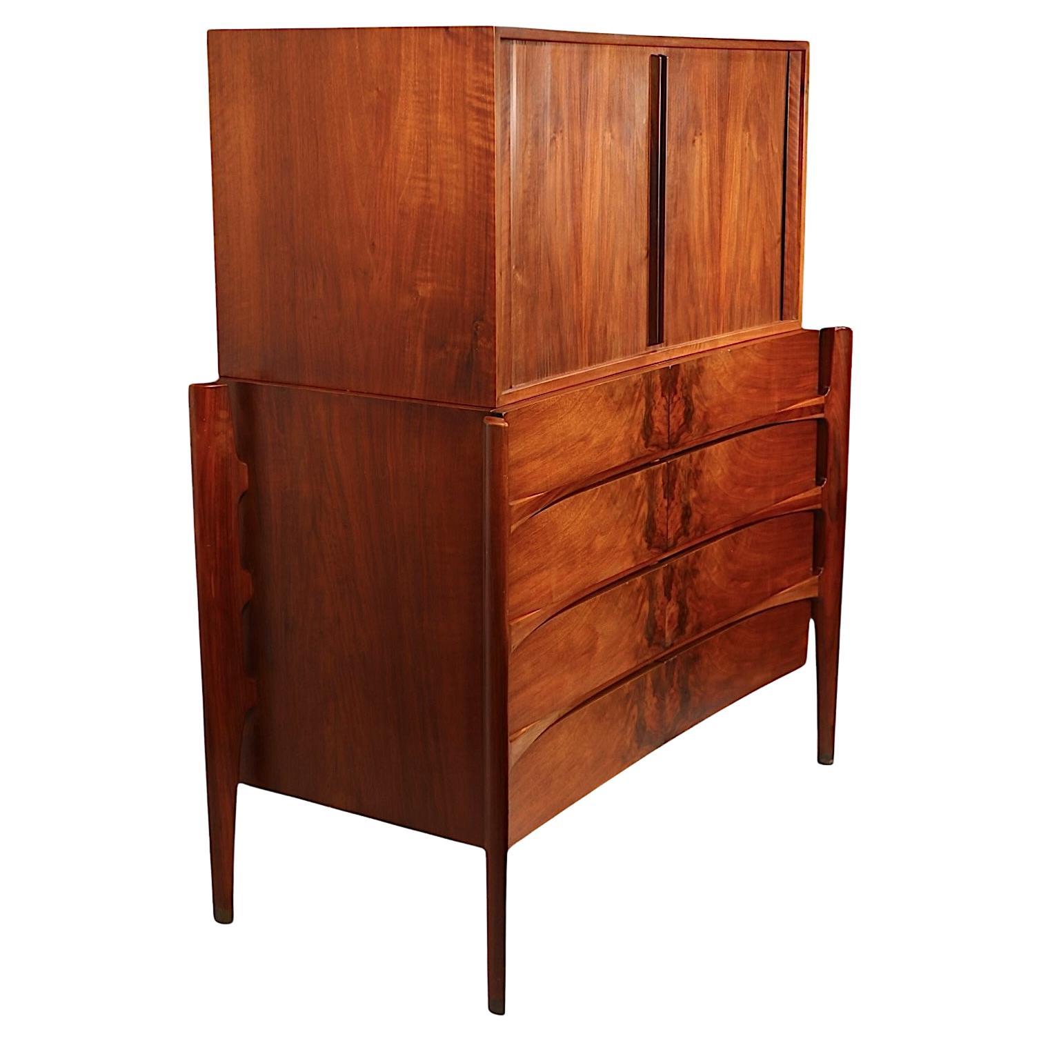 Pecho sobre pecho exoesqueleto Mid Century  por William Hinn para Urban Furniture