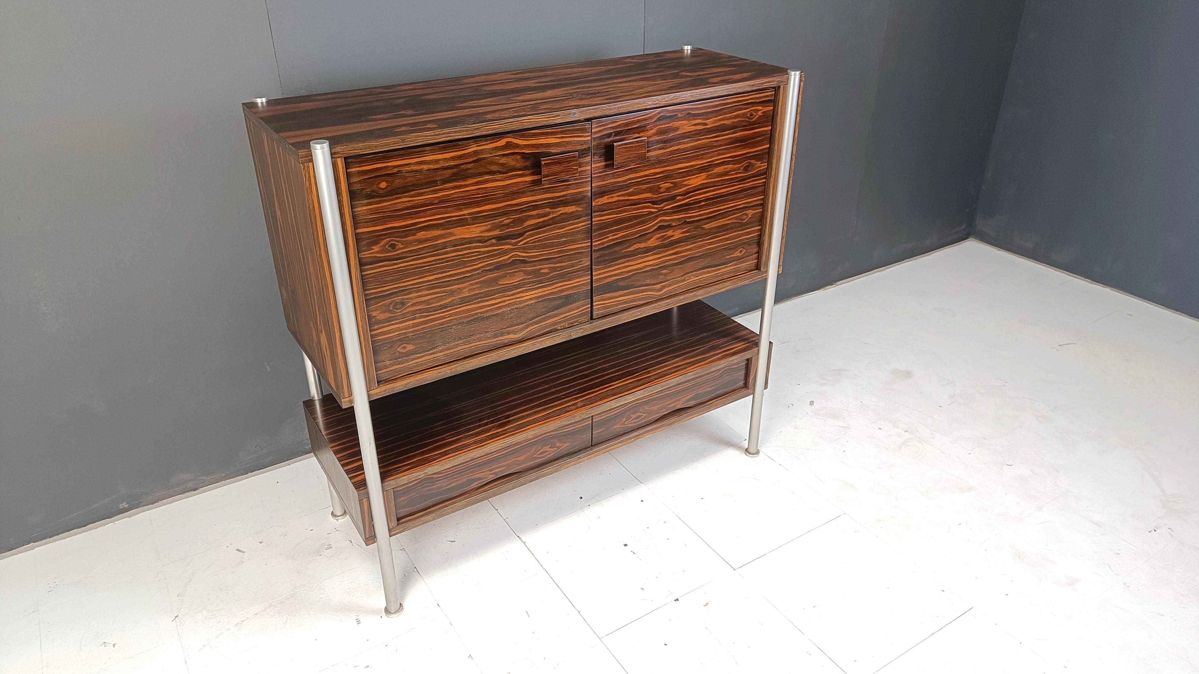Mid century exotic wood bar cabinet, 1960s In Good Condition For Sale In Leuven, Vlaams Gewest