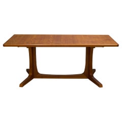 Table de salle à manger extensible Gudme Mobelfabrik Gudme en teck massif du milieu du siècle dernier, vers 1960