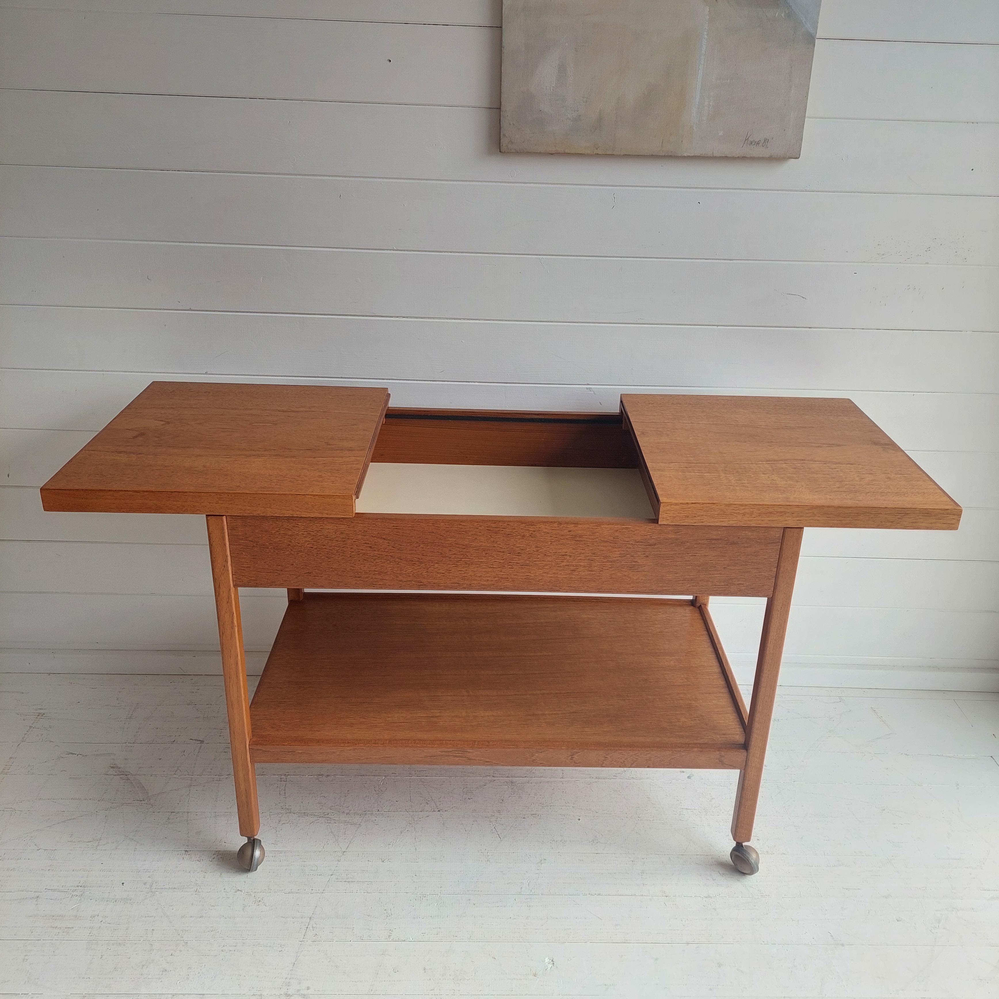 Midcentury Expandable Teak Bar Cart Trolley Kurt Ostervig Danish Style 70s In Good Condition In Leamington Spa, GB