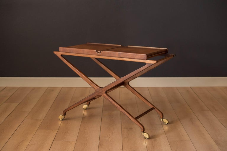 American Mid Century Expandable Walnut and Cork Top Bar Cart by Cesare Lacca For Sale