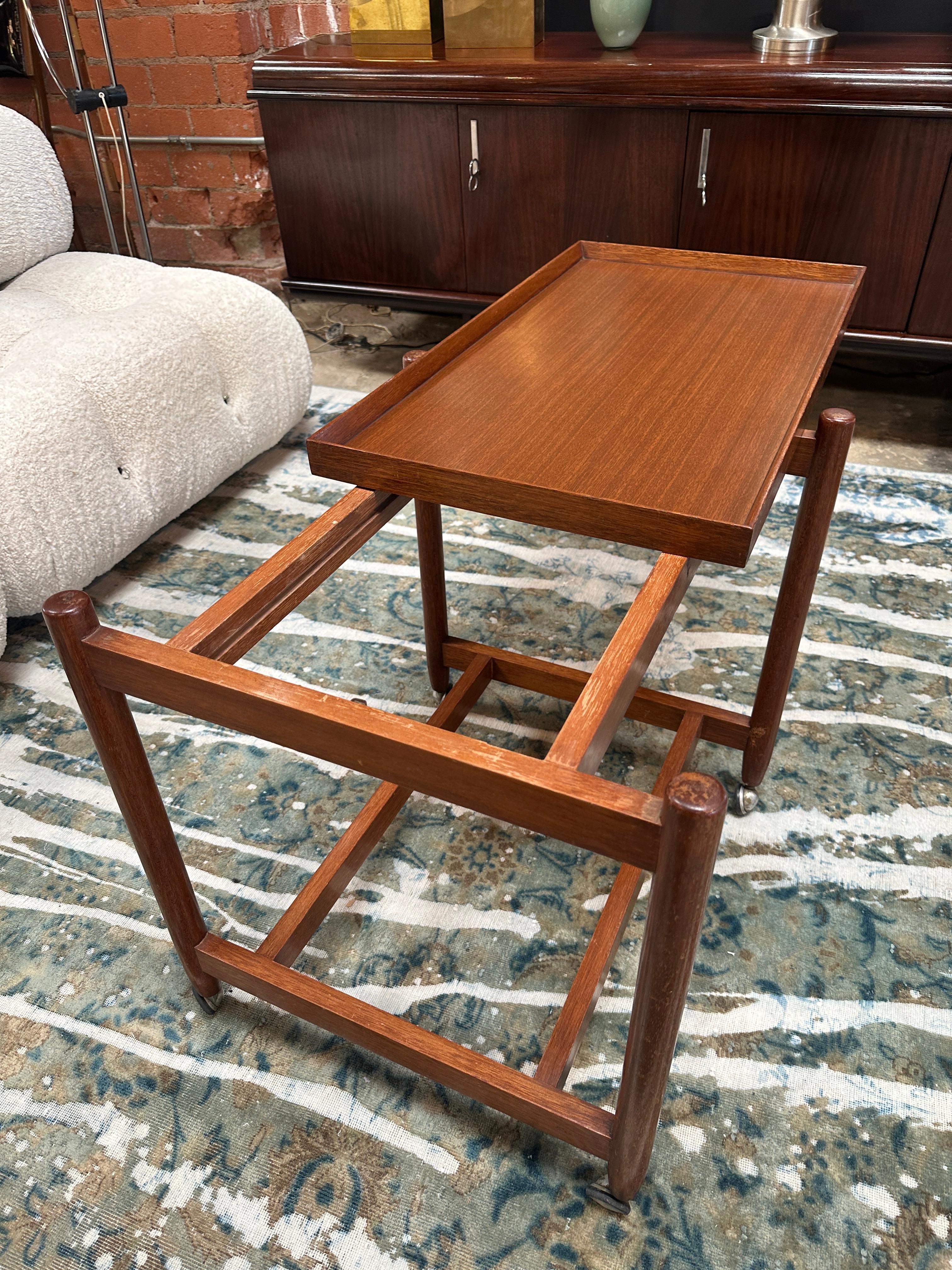 Mid-Century Modern Mid Century Expandable Wood Italian Coffee Table 1980s For Sale