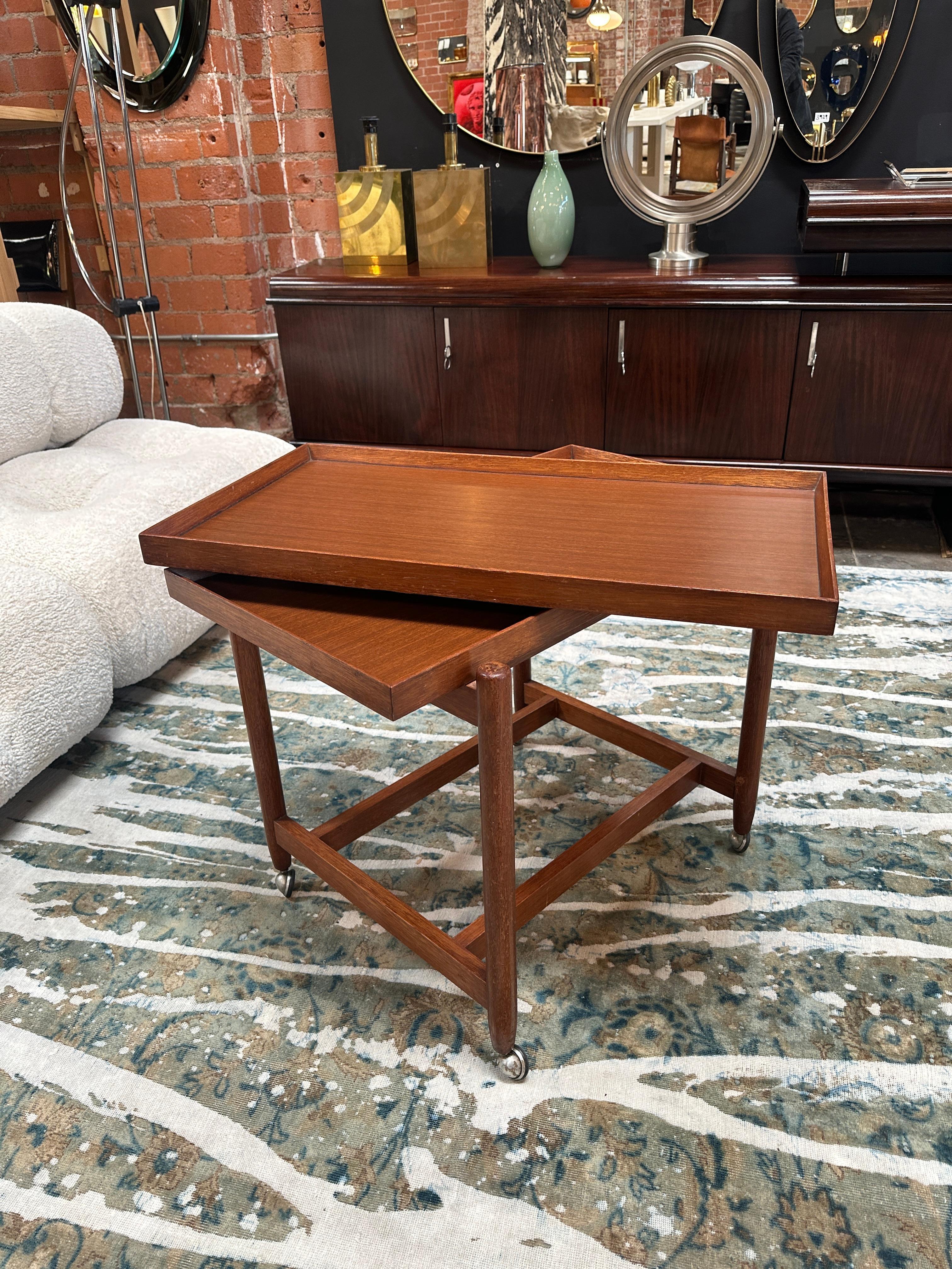 Mid Century Expandable Wood Italian Coffee Table 1980s For Sale 2