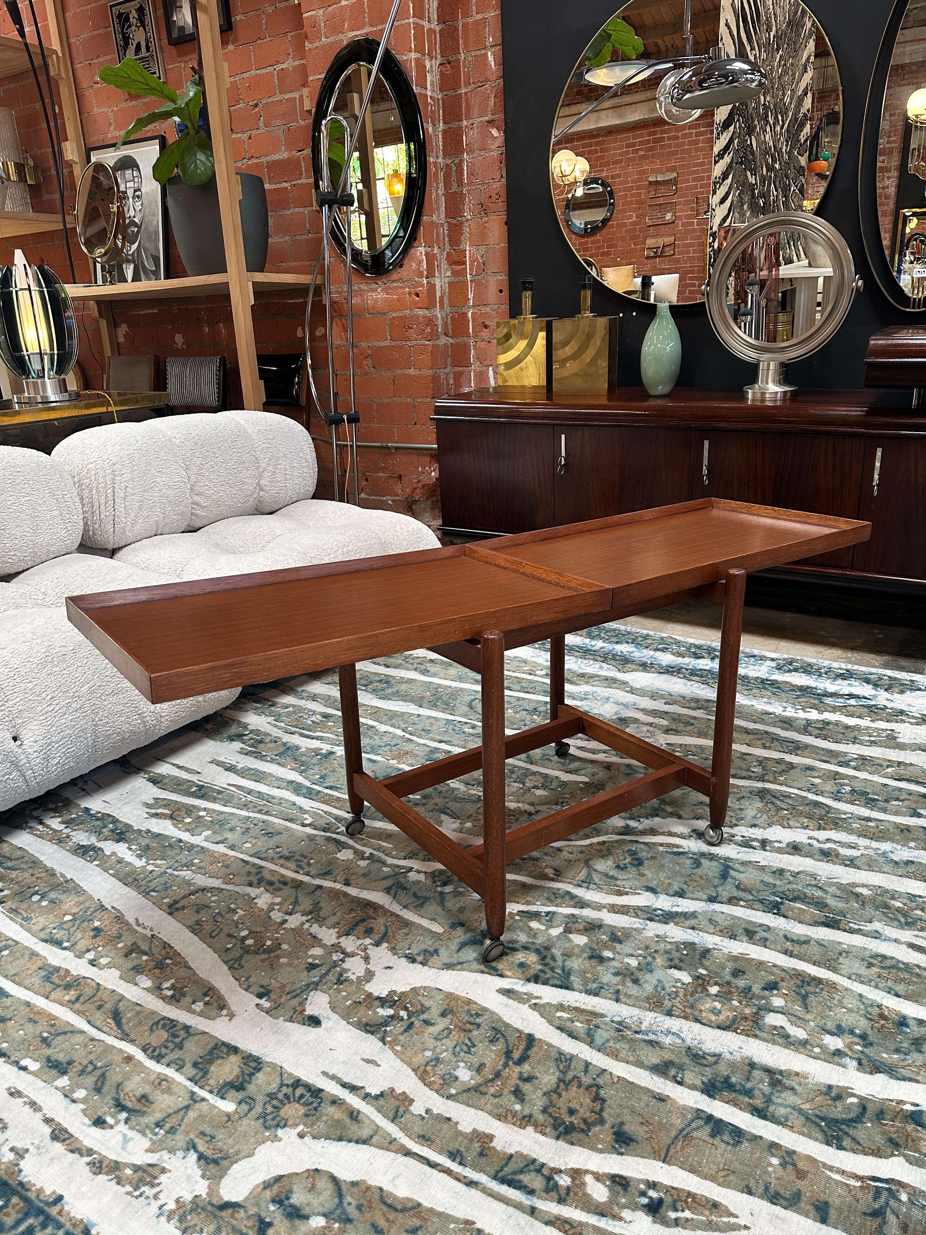 Mid Century Expandable Wood Italian Coffee Table 1980s For Sale 3