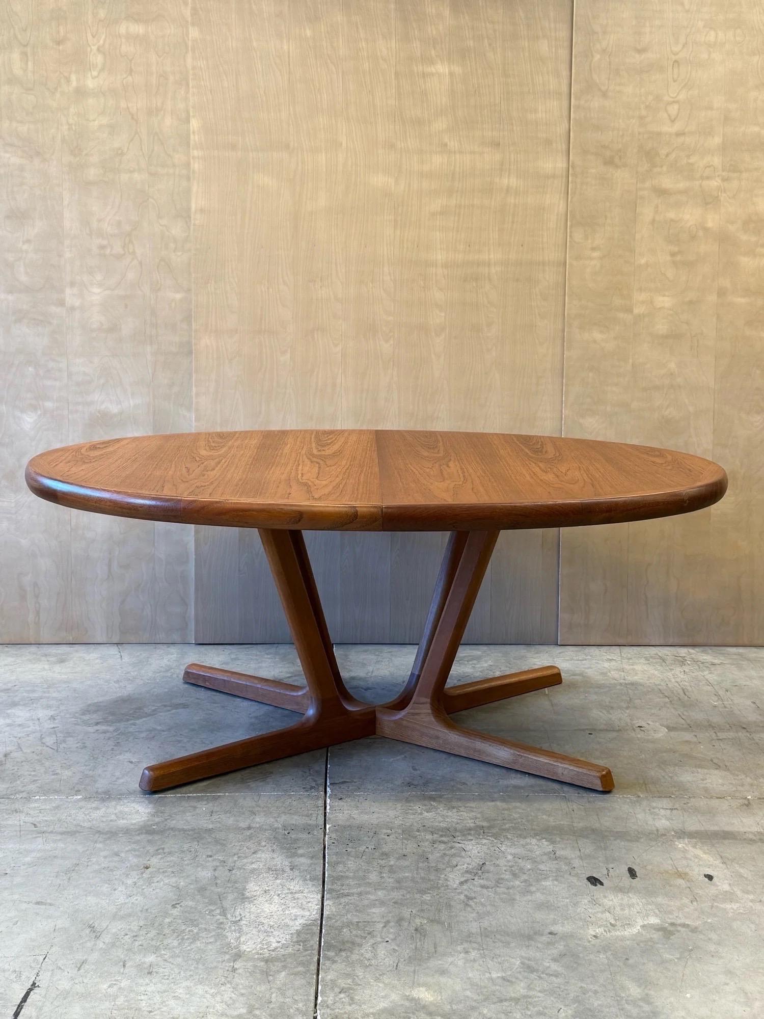 Danish Mid-Century Expanding Dining Table by Interform Collection For Sale