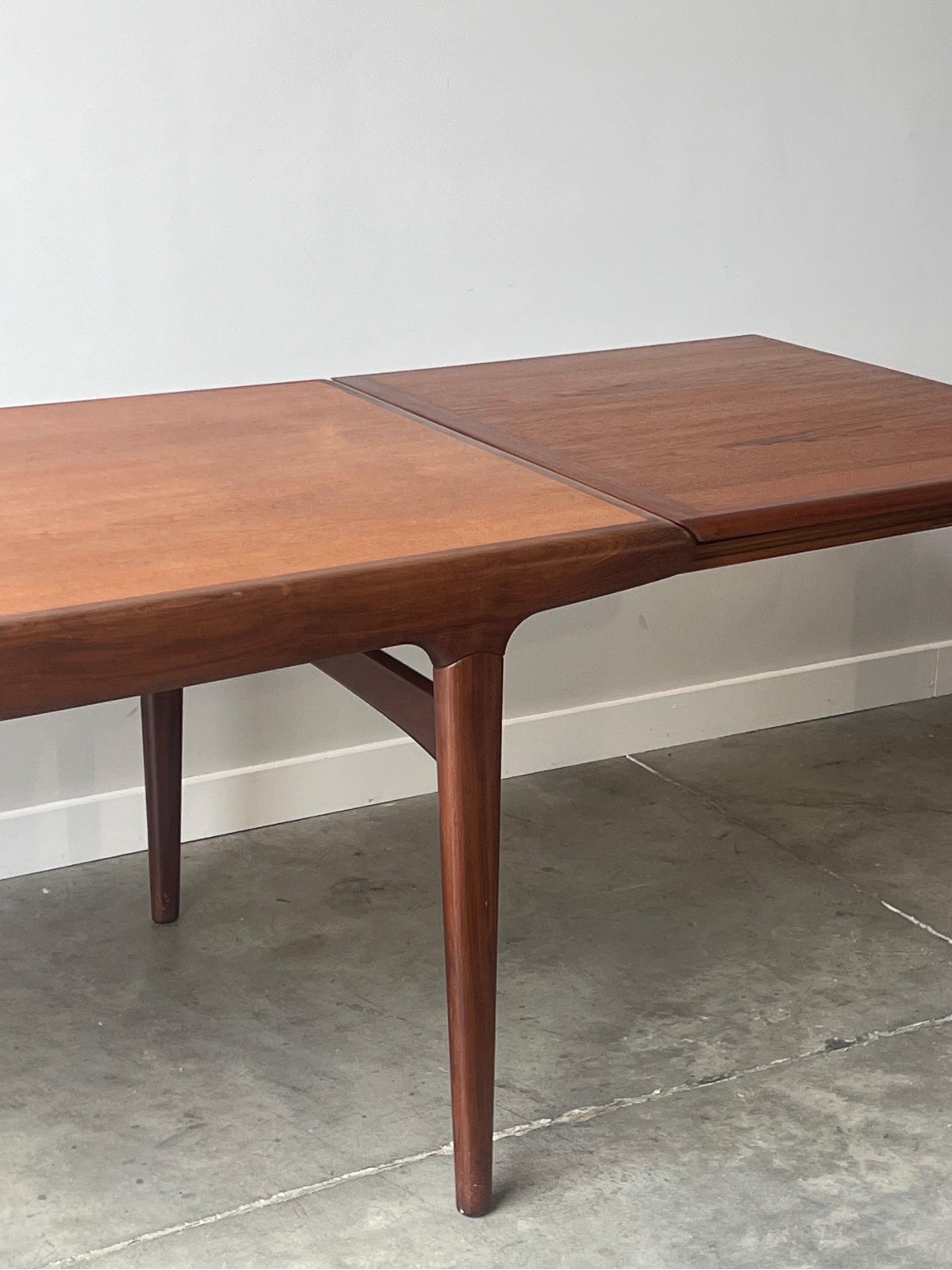 Mid-Century Expanding Dining Table by Johannes Andersen 1