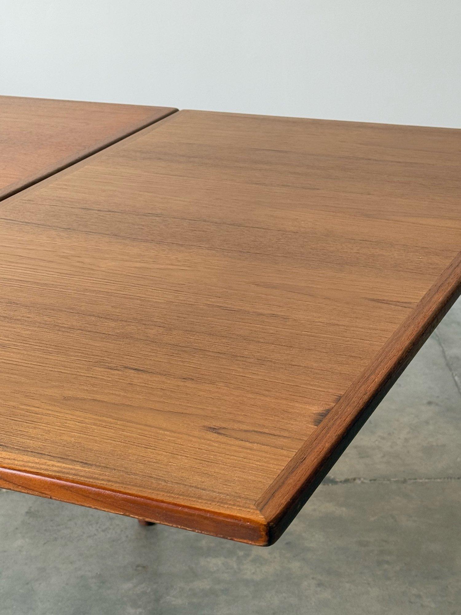 Mid-Century Expanding Dining Table Model #254 by Niels O. Møller 5