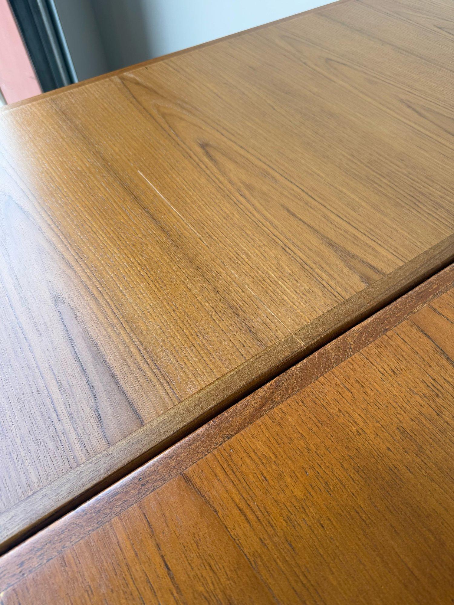Mid-Century Expanding Dining Table Model #254 by Niels O. Møller 7