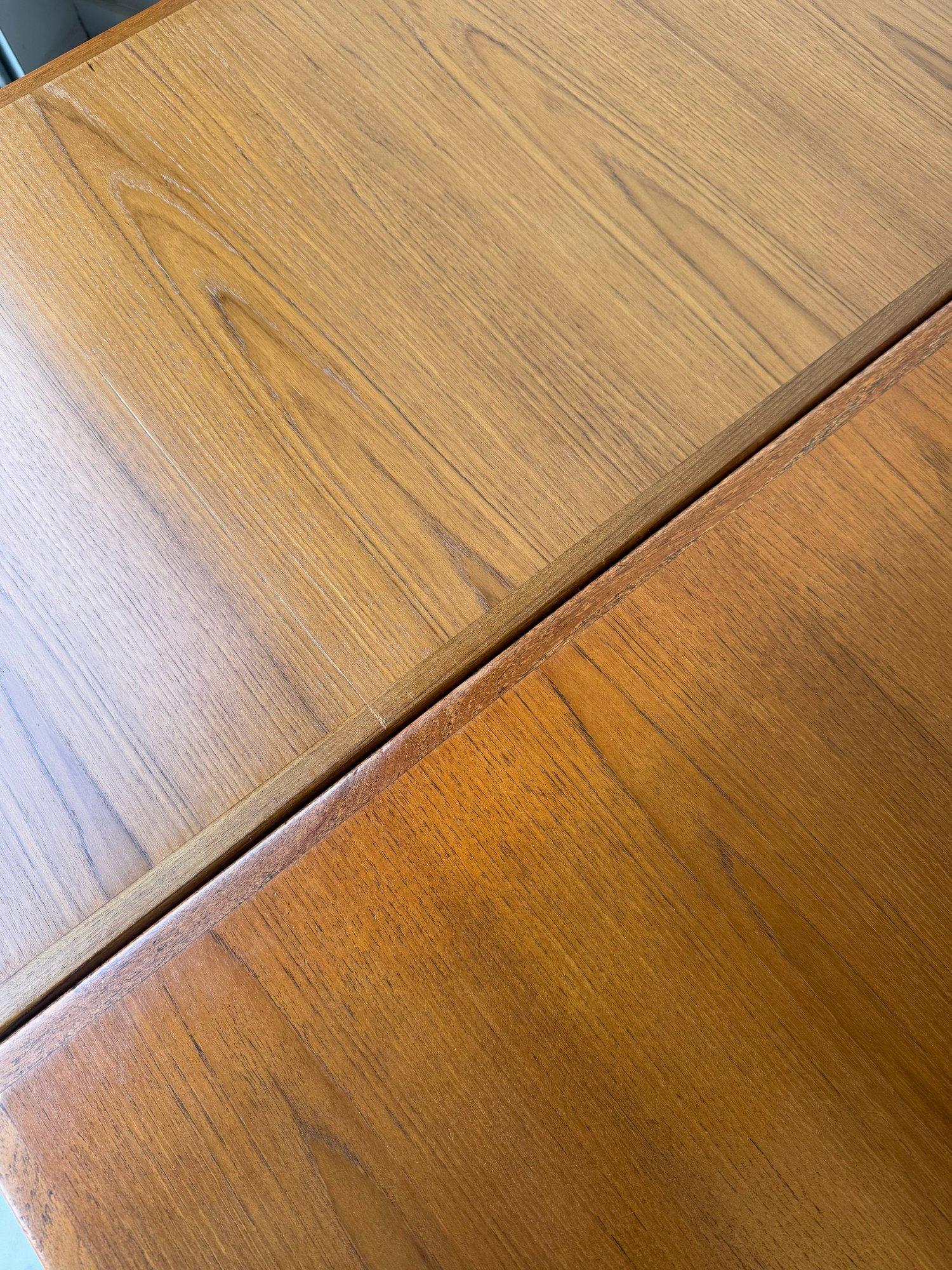 Mid-Century Expanding Dining Table Model #254 by Niels O. Møller 8