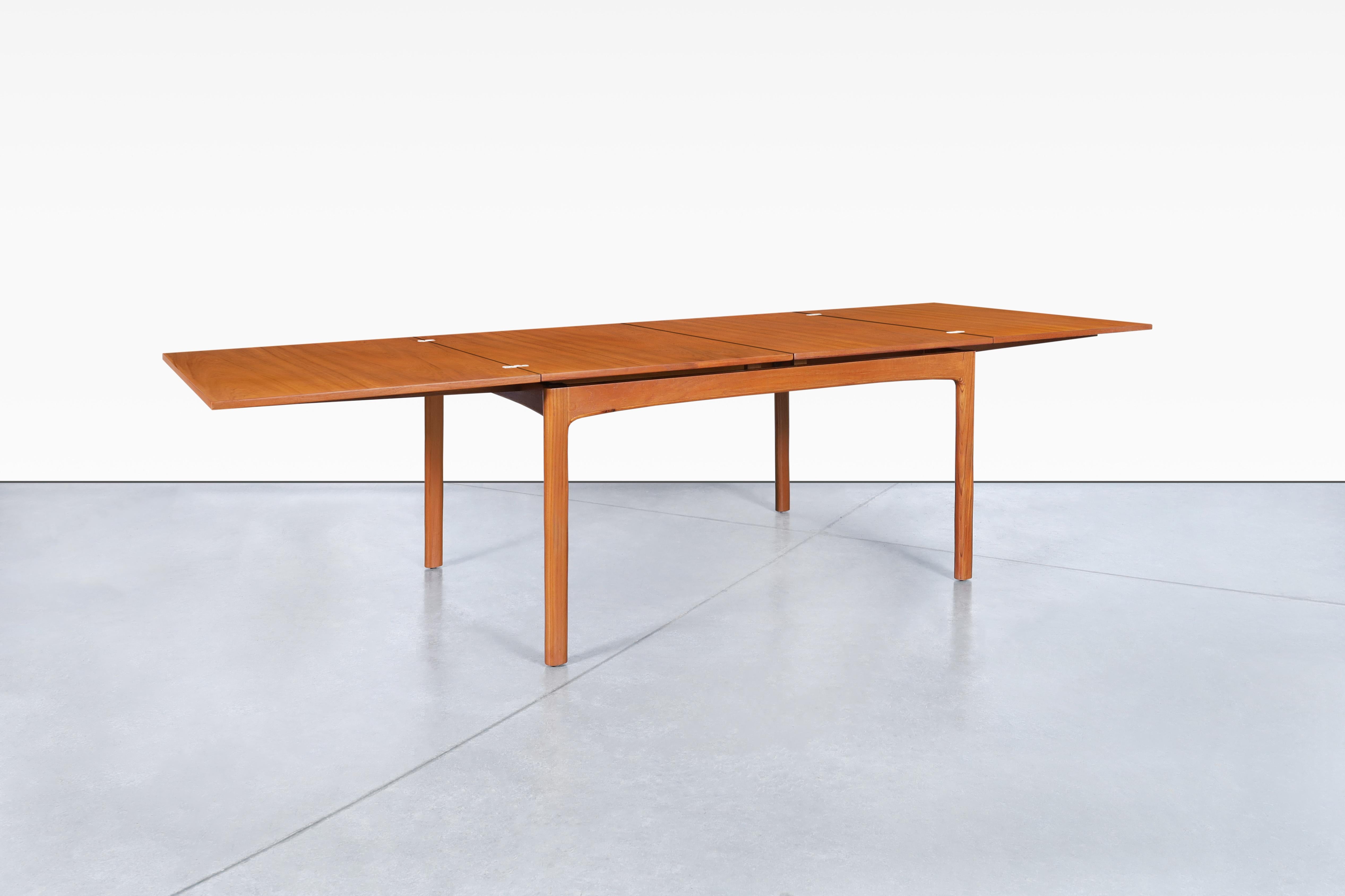 Swedish Mid-Century Expanding Teak Dining Table by Folke Ohlsson for Dux For Sale