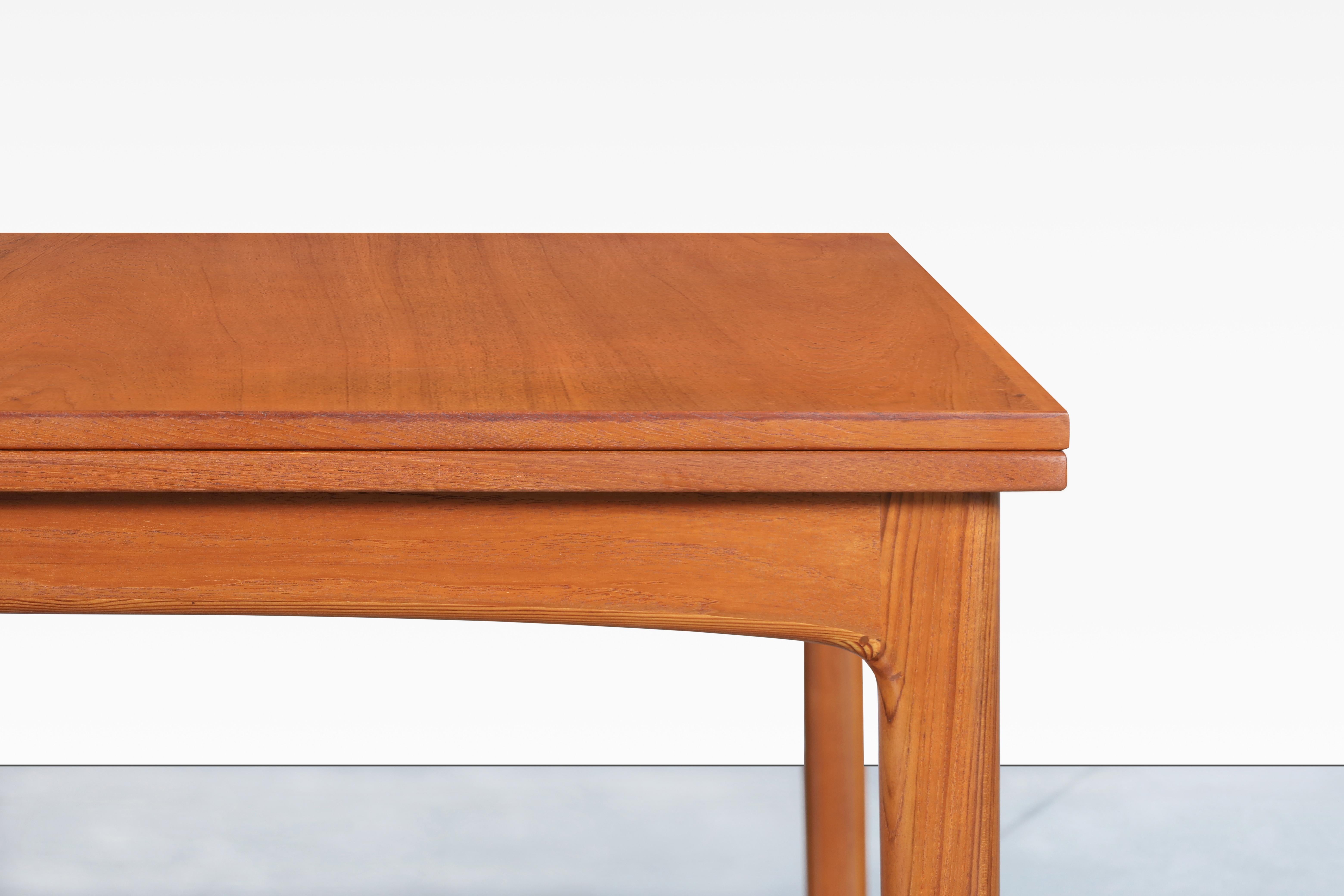 Mid-Century Expanding Teak Dining Table by Folke Ohlsson for Dux For Sale 1