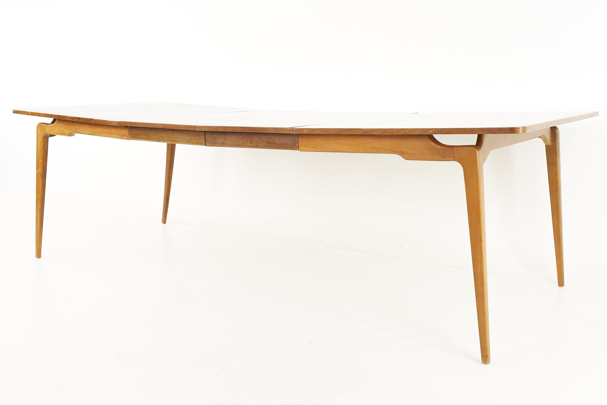 Mid Century Expanding Walnut Dining Table with 2 Leaves For Sale 6