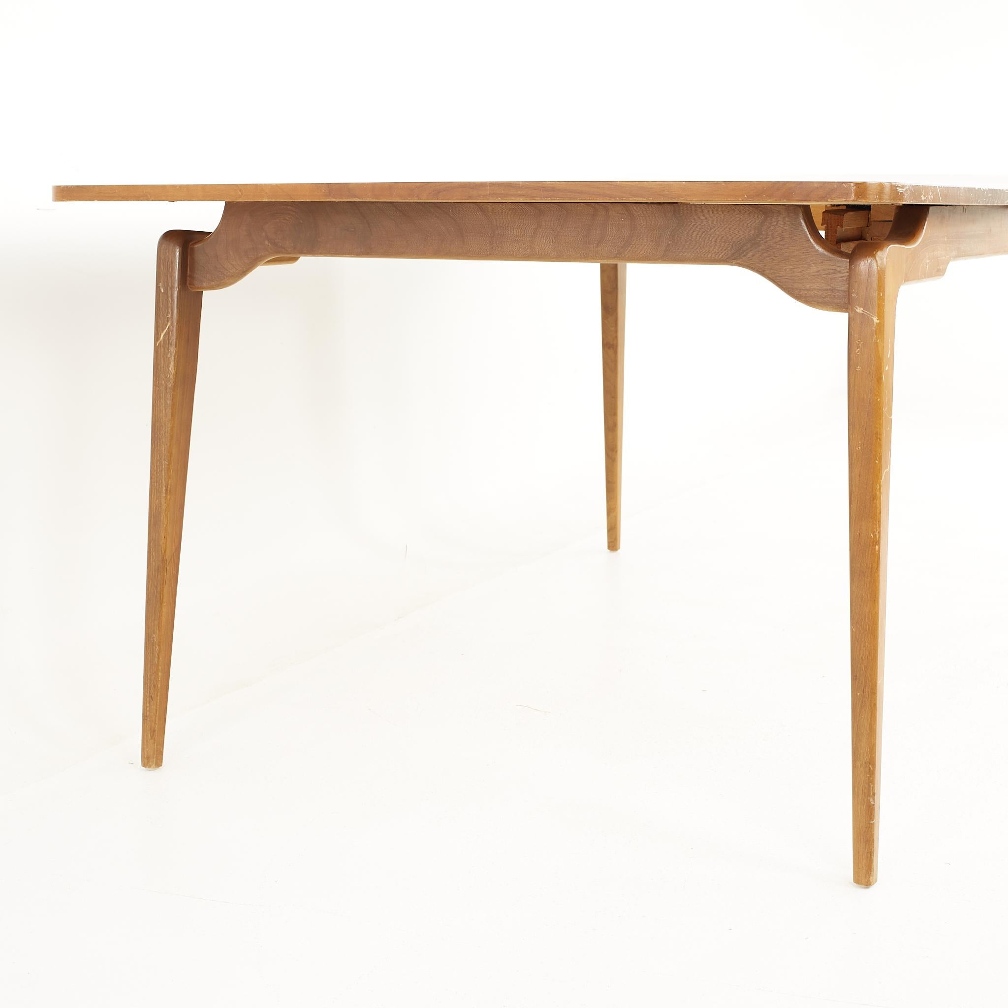 Mid Century Expanding Walnut Dining Table with 2 Leaves For Sale 10
