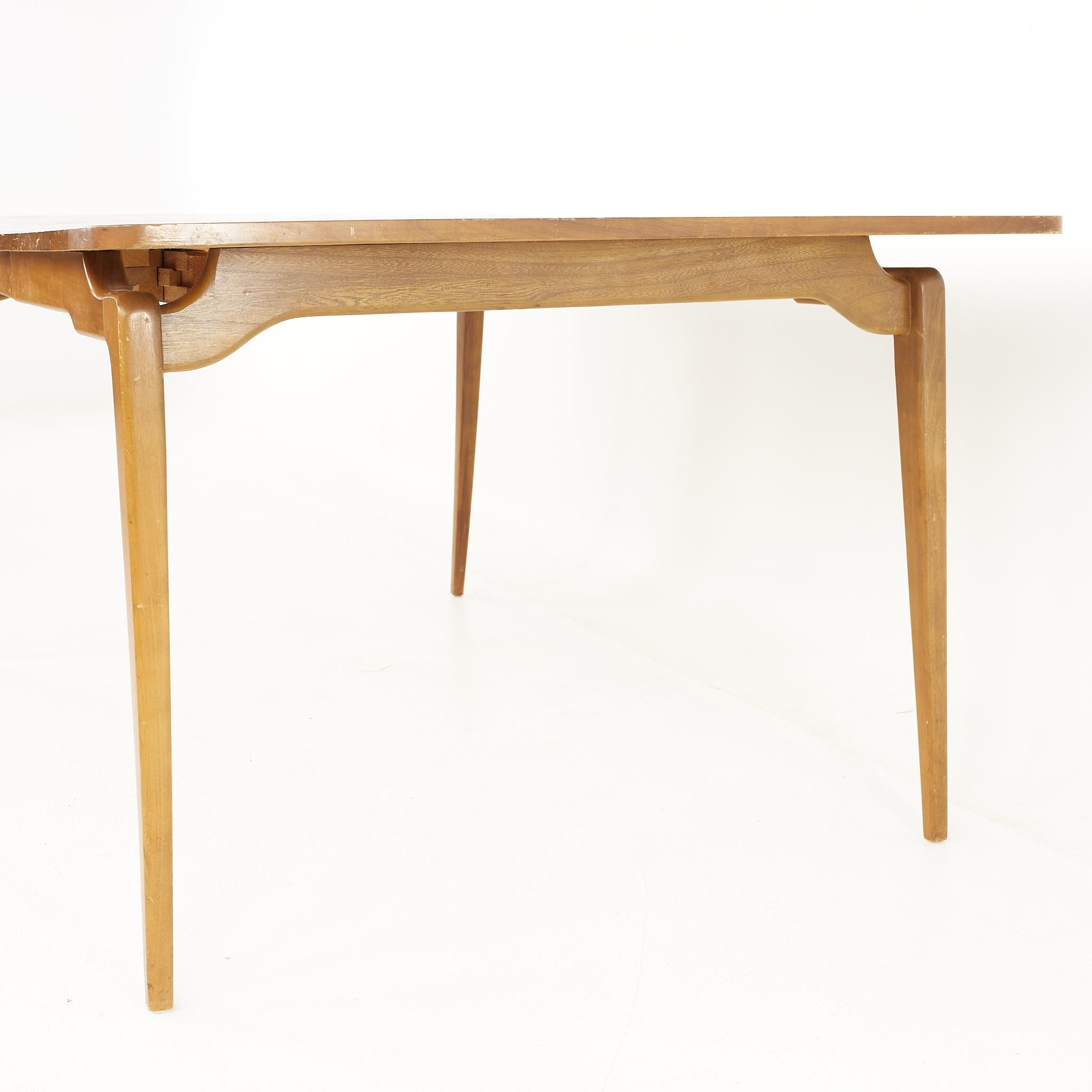 Mid Century Expanding Walnut Dining Table with 2 Leaves For Sale 11