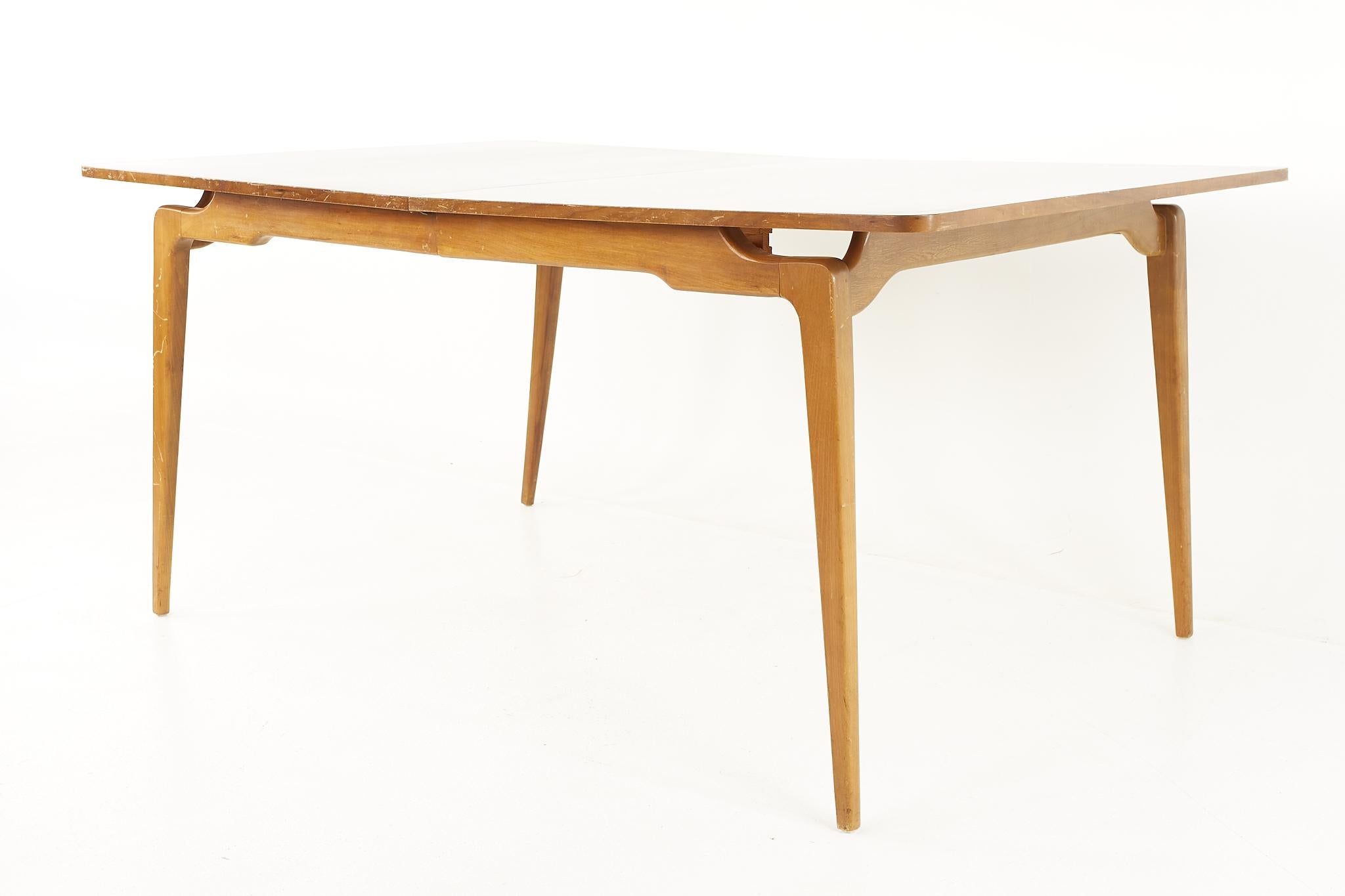 Mid-Century Modern Mid Century Expanding Walnut Dining Table with 2 Leaves For Sale