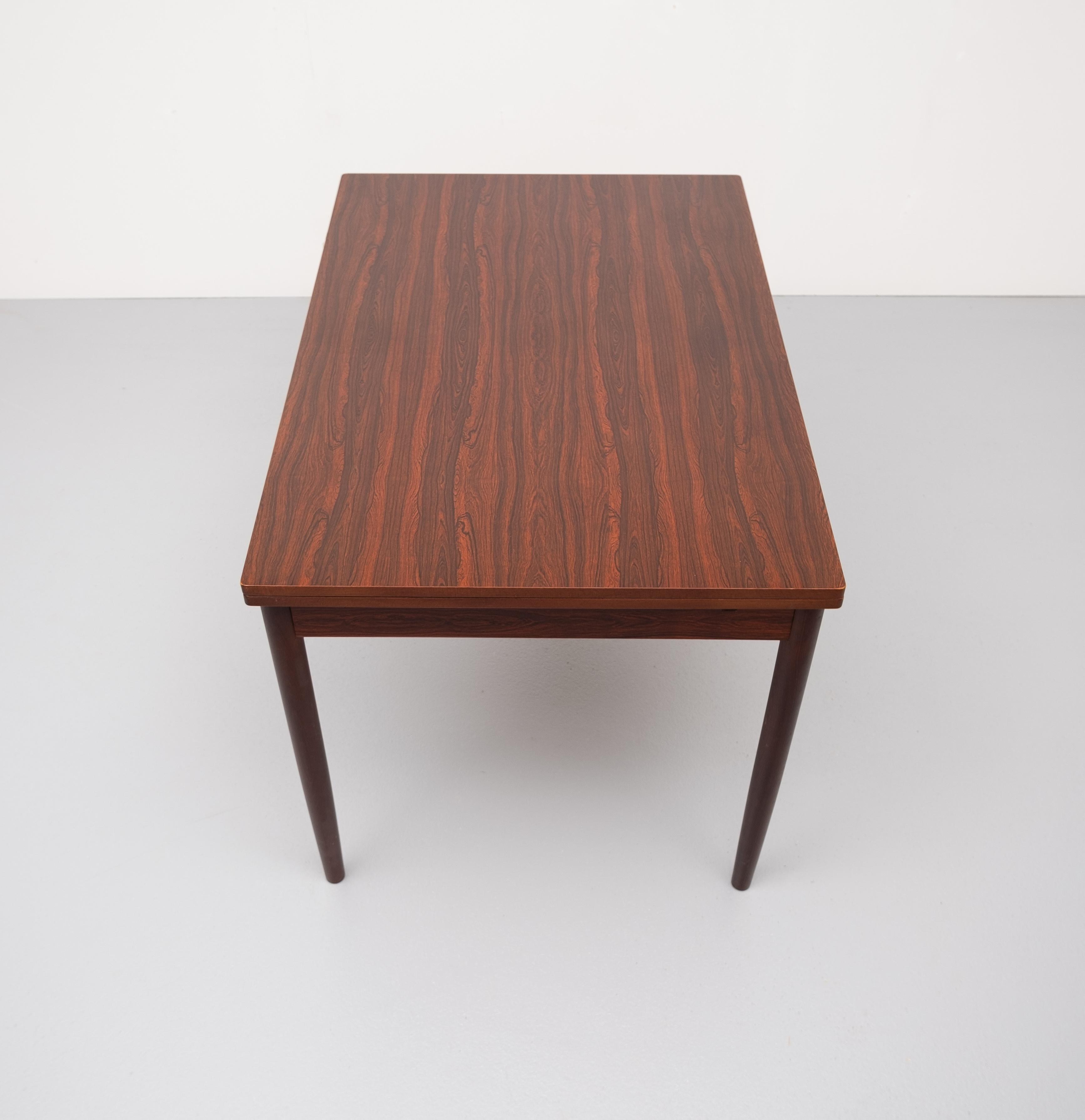 Mid Century Expendable wooden Dining Table, 1960s For Sale 2